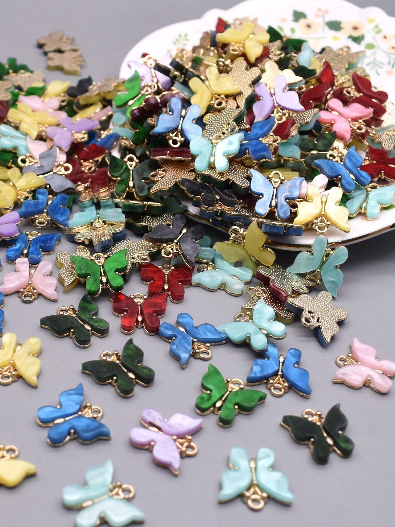 Random Color 10pcs A Bag 15x19mm Butterfly  Resin Pendant For Bracelets Necklace Earrings Making DIY Accessories Alloy Charms-Multicolor-1