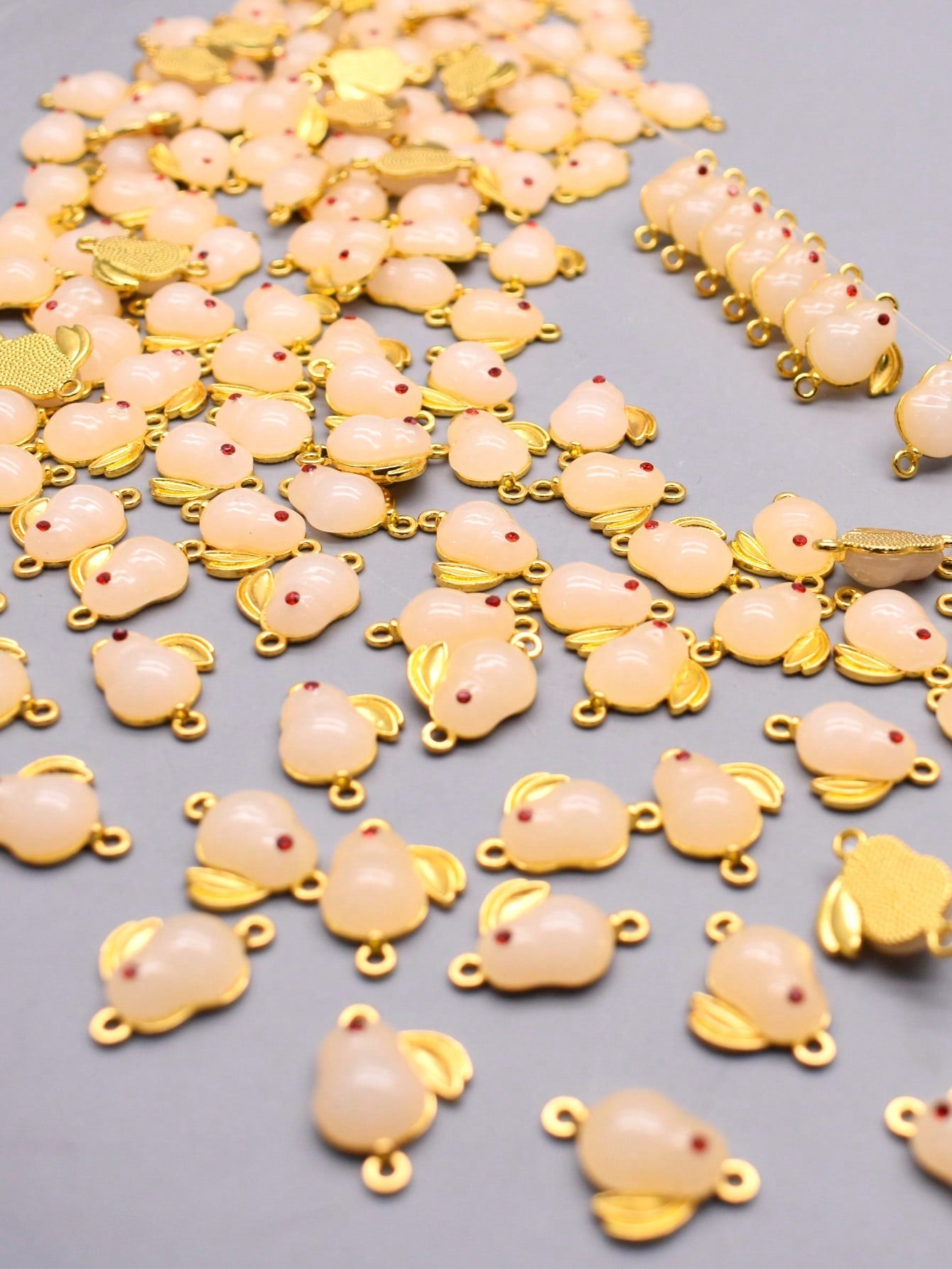 Gold Color Rabbit 10pcs A Bag 13X19mm   Resin Pendant For Bracelets Necklace Earrings Making DIY Accessories Alloy Charms-Gold-1