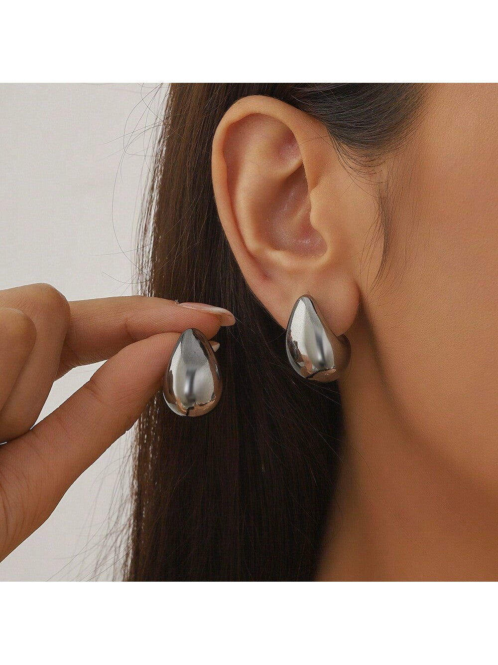 European And American New Style Glowing Hollow Punk Style Comma Tear Drop Zinc Alloy Gun-Shaped Black Earrings For Women, Cool And Unique, Suitable For Daily Outfits And Special Occasions-Gun Black-1