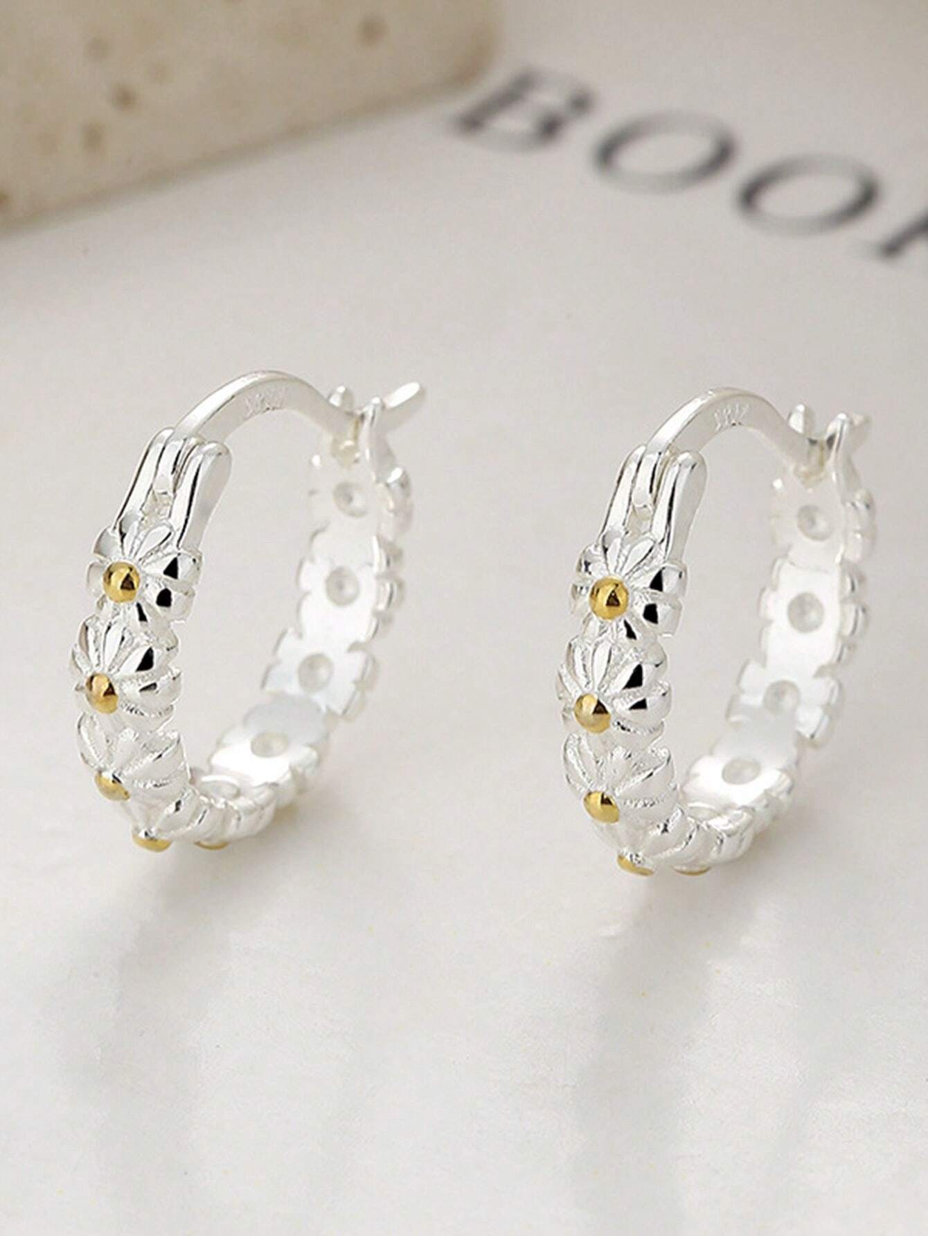 S925 Sterling Silver Delicate Fresh Daisy Flower Stud Earrings, Trendy & Elegant Earrings With High-End Vibe, Suitable As Friend Or Couple Gift