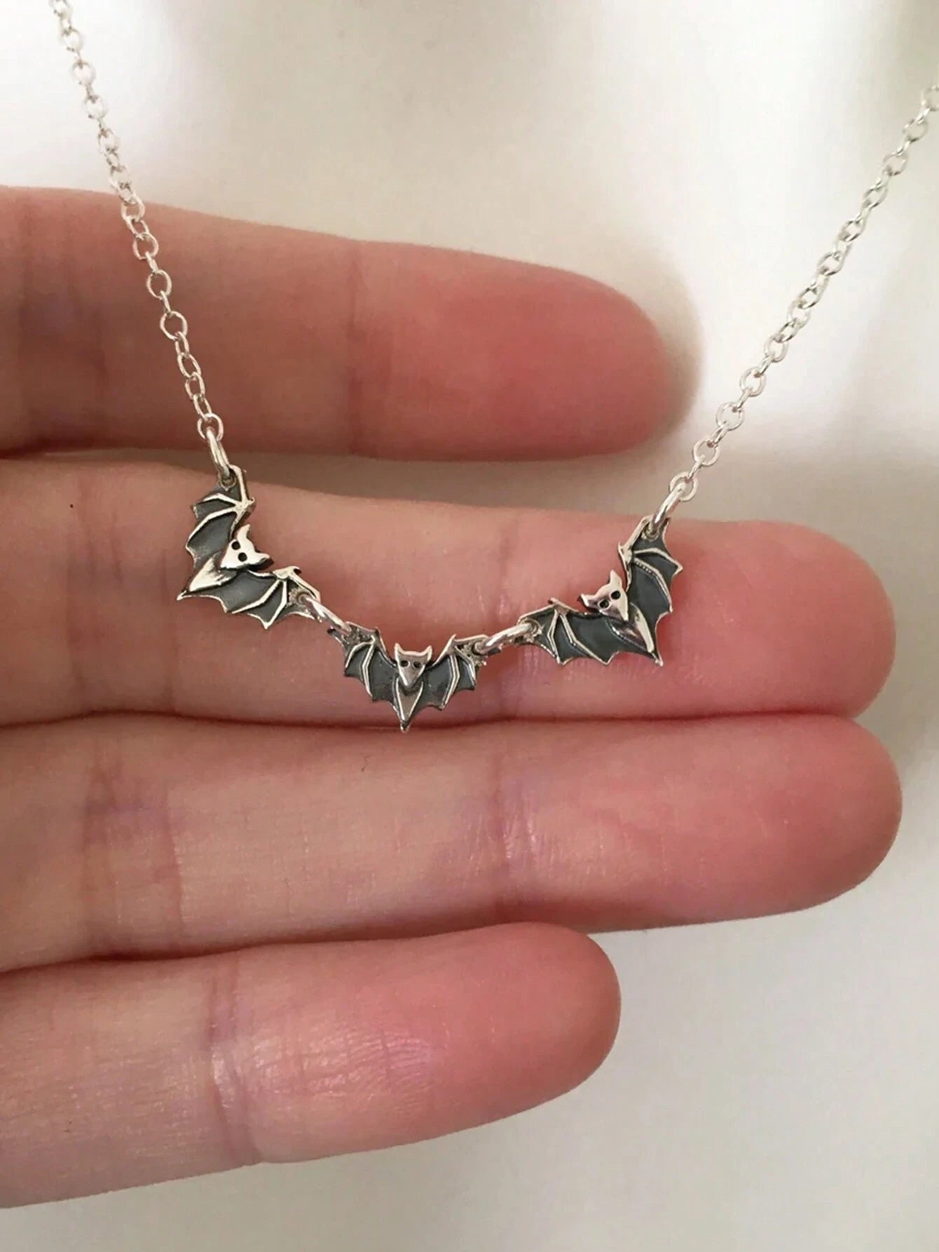 1pc Vintage S925 Sterling Silver Necklace With 3 Bat Pendant, Unique Creative Black Bat Choker Necklace, Suitable For Daily Wear, Commute And Party For Women