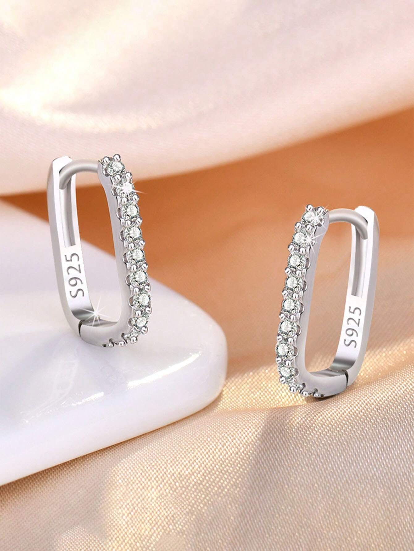 925 Sterling Silver Crystal Zirconia Edged Fashionable Zirconia Hoop Earrings, Women's Wedding/Birthday/Daily Wear Gift