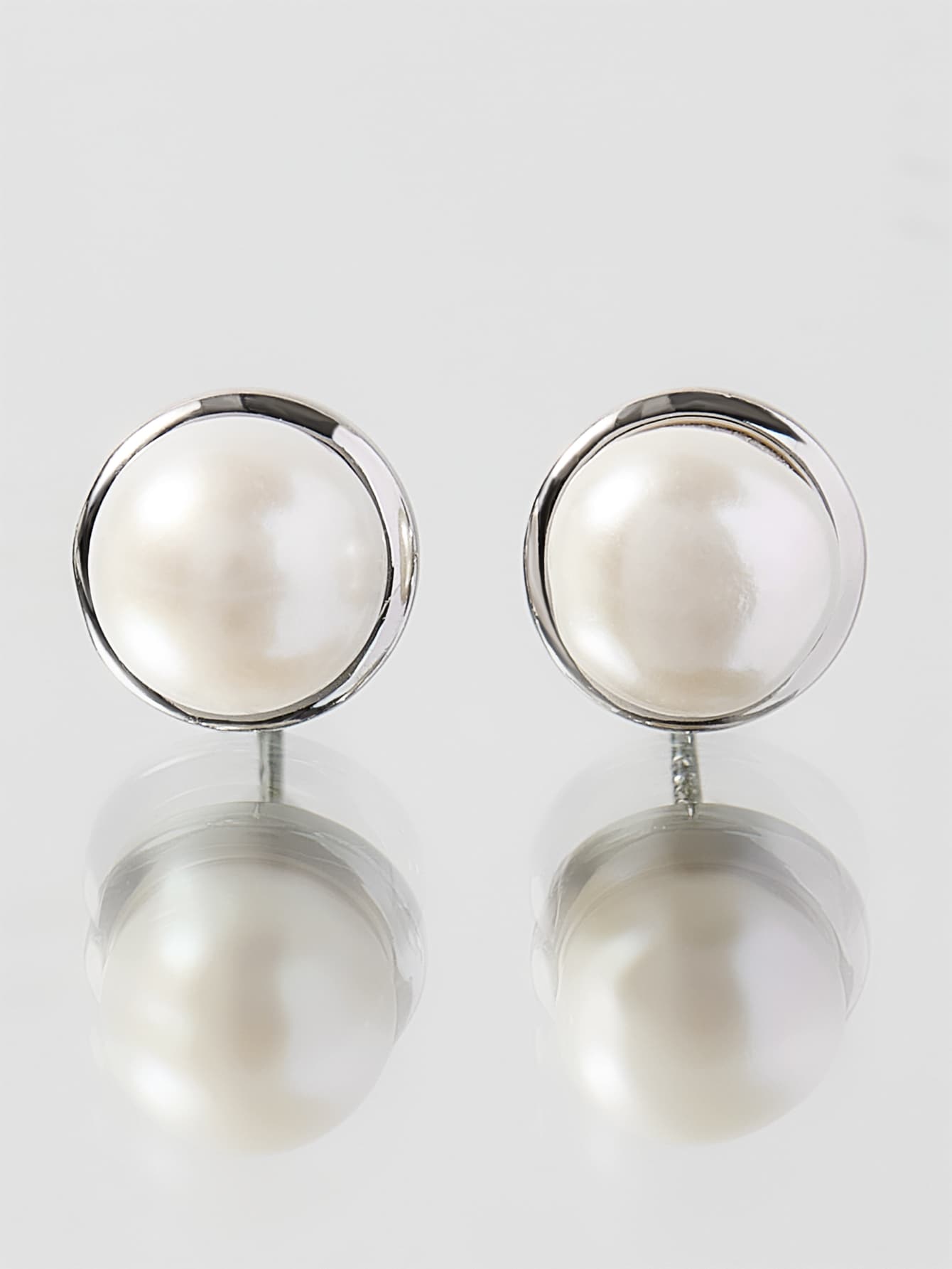 1pair Elegant Cultured Pearl Decor Round Stud Earrings For Women For Mother's Day Gift