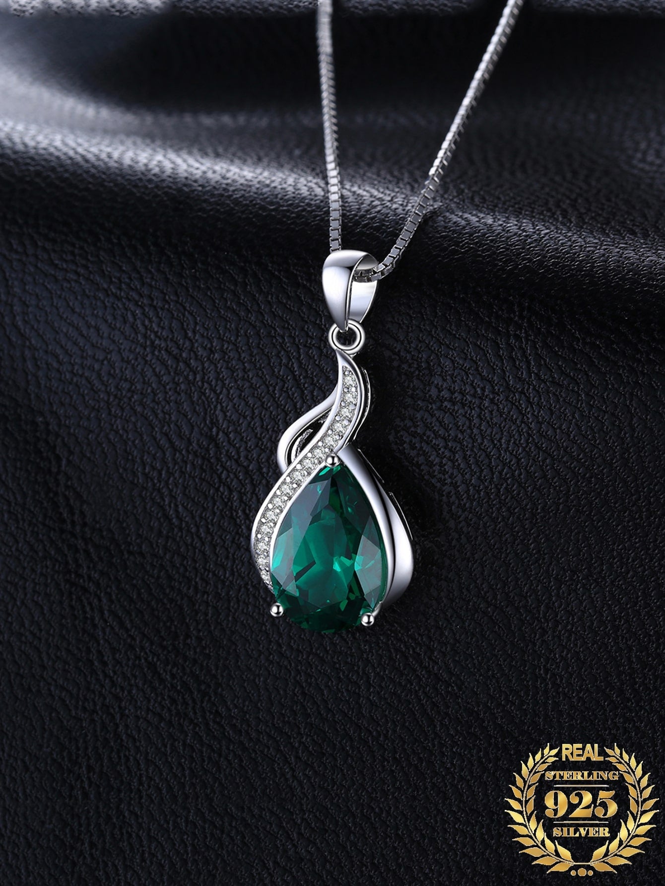 1pc Luxury and Elegant 925 Sterling Silver Classic Design Exquisite Multi-faceted Pear Cut Simulated Green Emerald Silver Pendant Necklace For Women For Prom Party Banquet For Daily Decoration Fine Jewelry