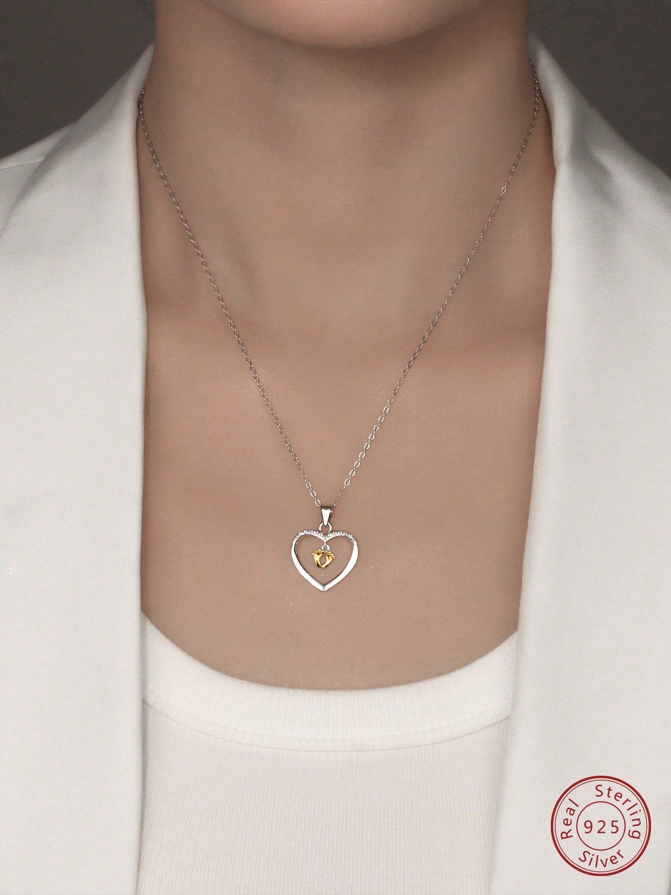 1pc Lovely and Warm Silver Footprint Heart Pendant Necklace, Fashionable Gift For Expectant Mothers on Mother's Day