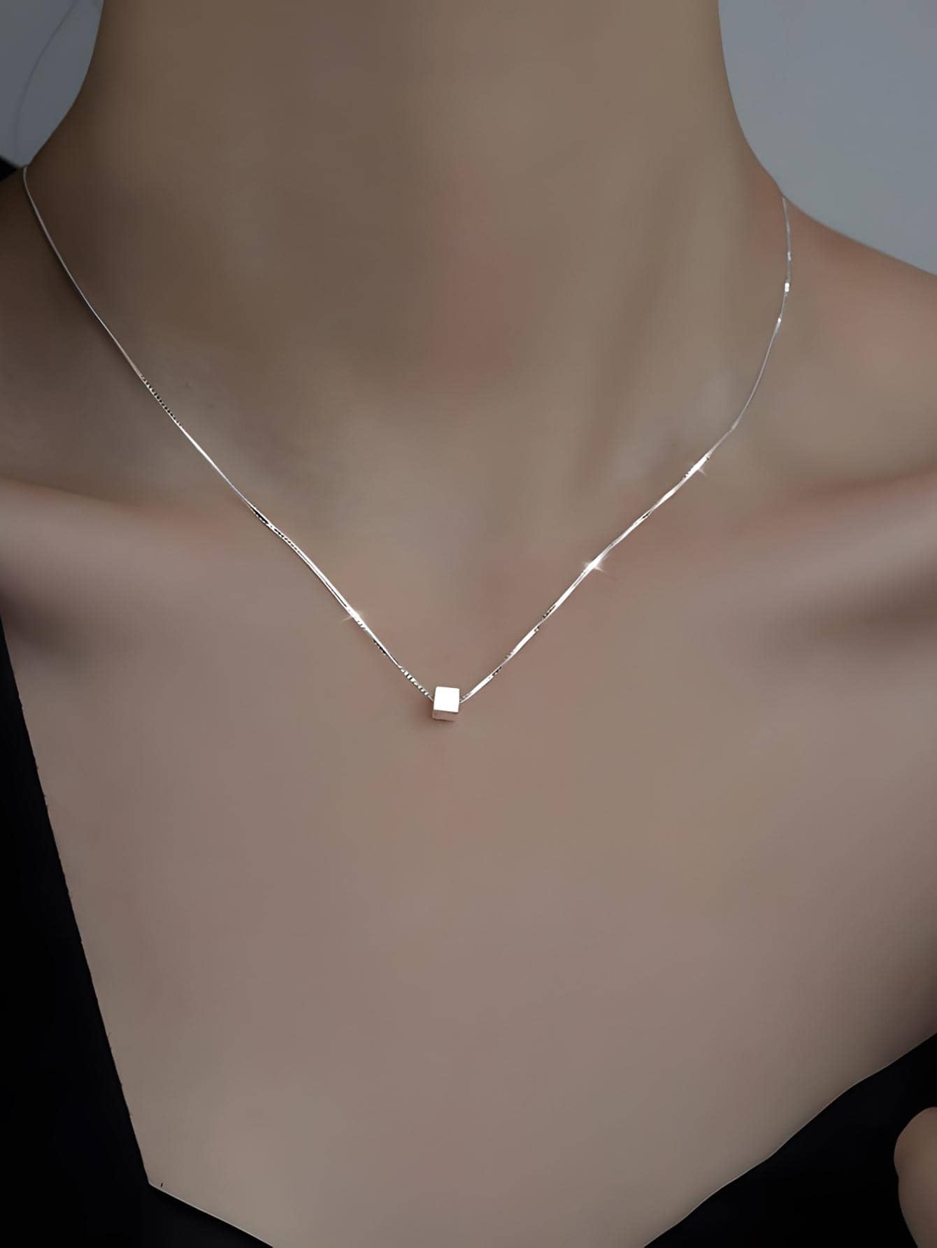 1pc Minimalist Luxury Small Sugar Cube Simple Shape Fashion Design Sparkling Silver Necklace For Women's Daily Wear Party Wear