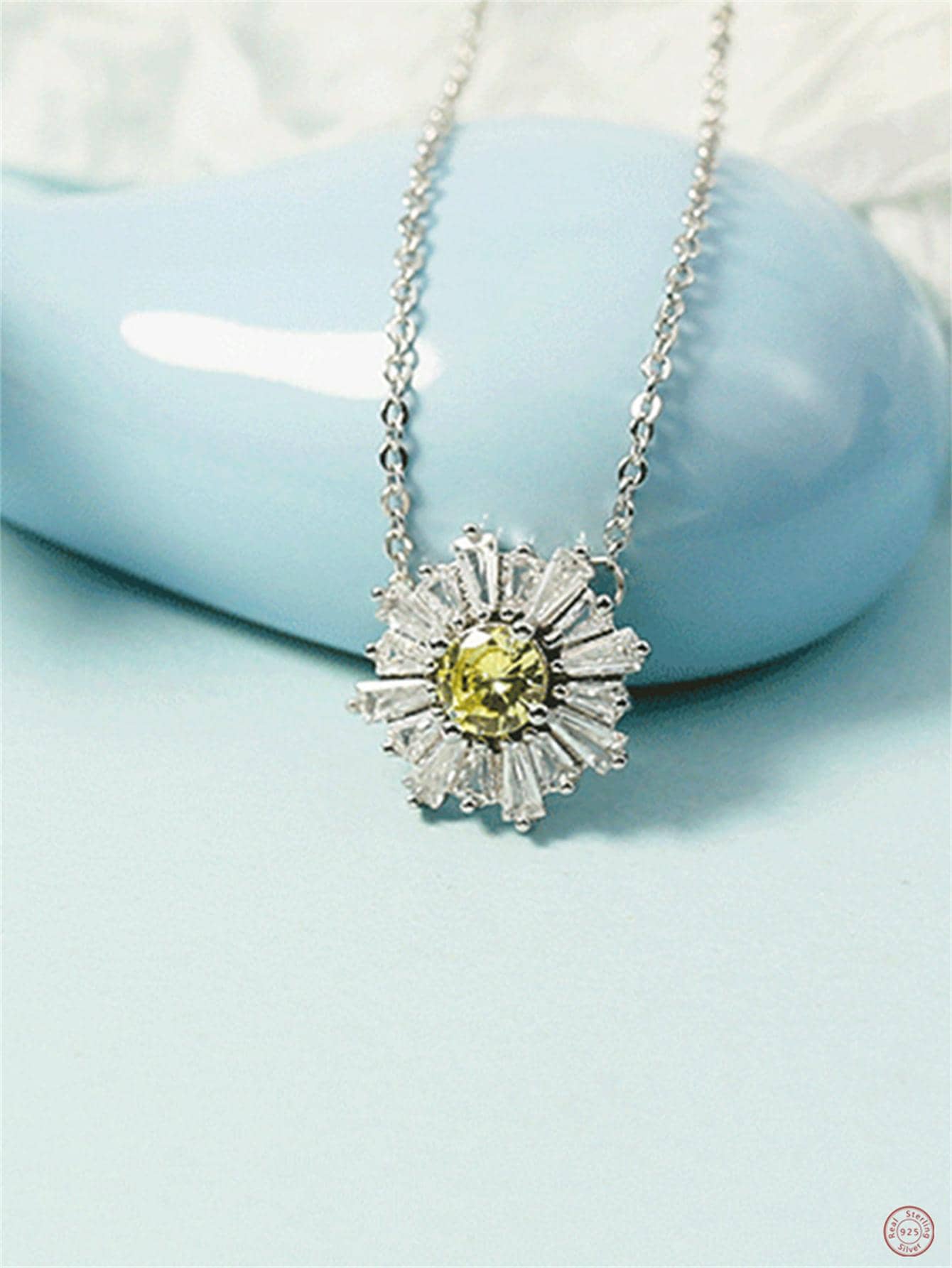 1pc Fashionable Sterling Silver Cubic Zirconia Flower Pendant Necklace For Women For Friend's Gift