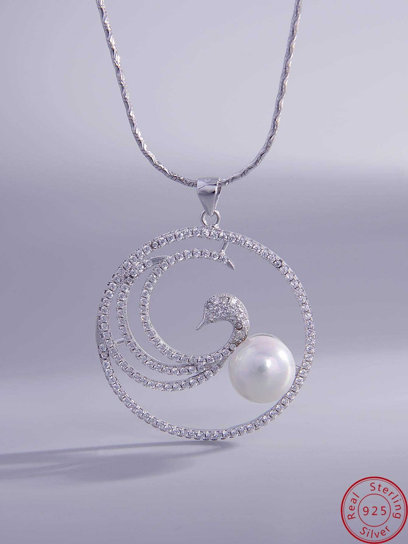 1pc Exquisite Cultured Pearl & Cubic Zirconia Peacock Decor Circle Charm Sterling Silver Necklace For Women For Birthday Gift