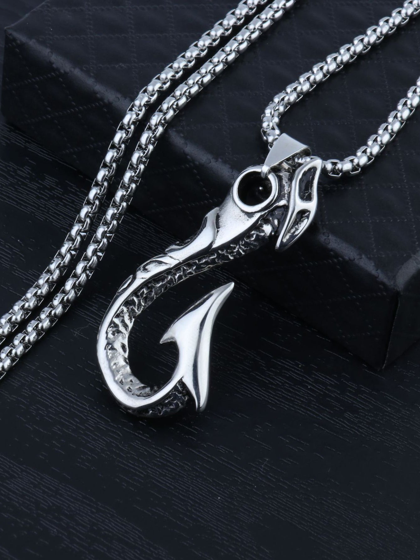 1pc Fashion Zinc Alloy Fish Hook Shaped Pendant Necklace For Men For Decoration