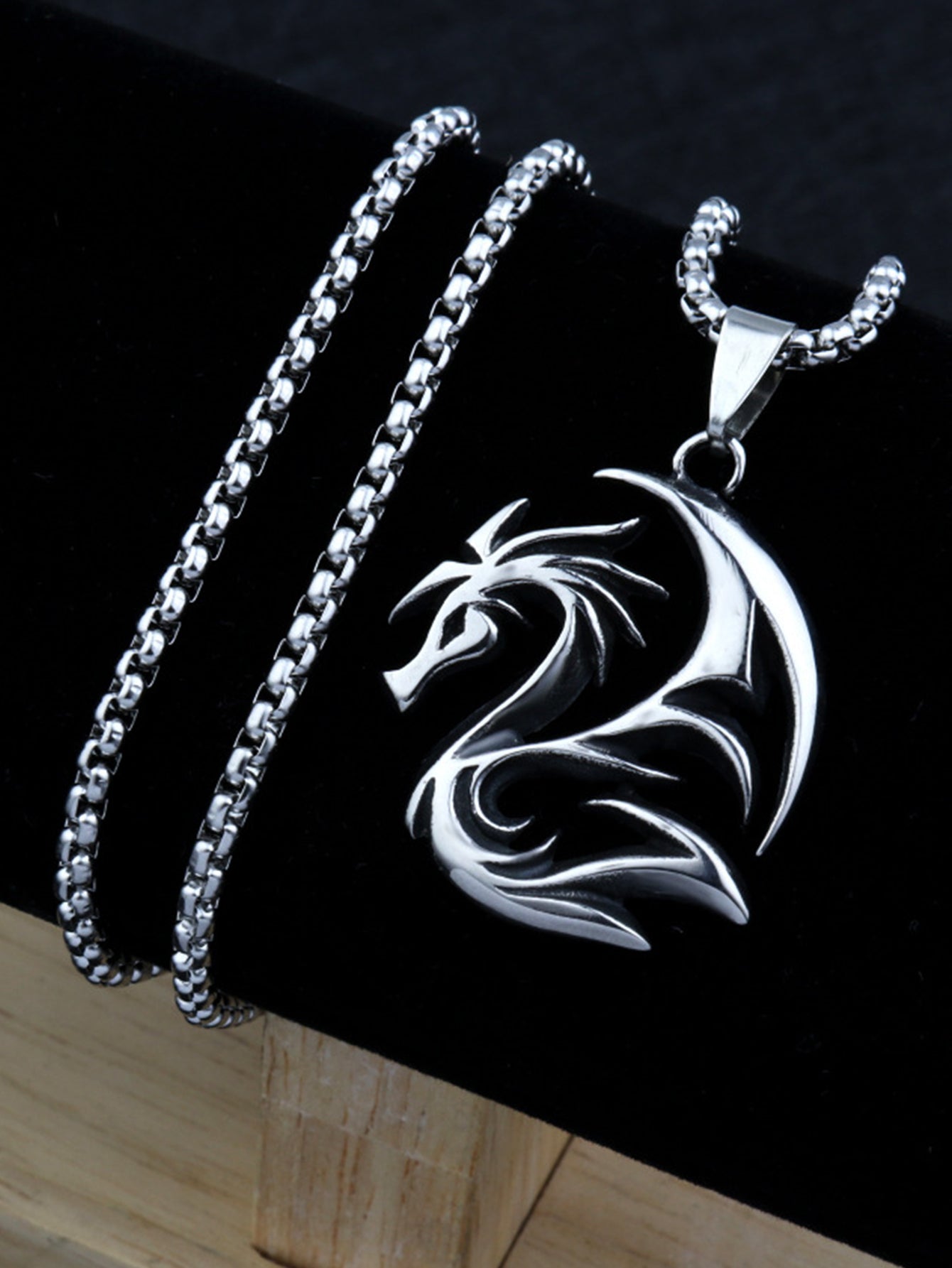 1pc Fashion Zinc Alloy Dinosaur Shaped Pendant Necklace For Men For Decoration