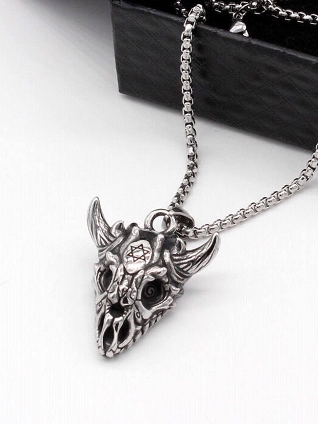 1pc Fashion Zinc Alloy Cow Head Shaped Pendant Necklace For Men Women For Decoration