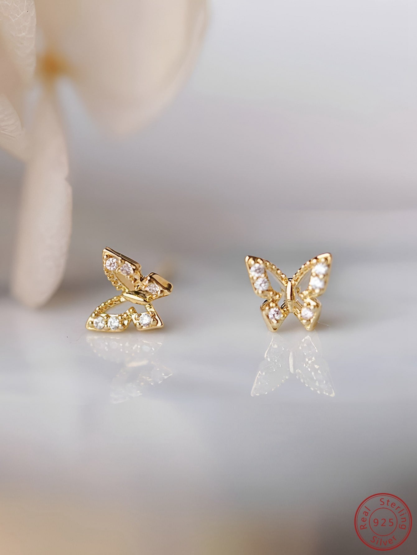 1 Pair Fashionable Simple And Elegant Butterfly Design Personalized Basic Stud Earrings Suitable For Wedding, Party, Banquet, Lover, Couple, Friends, Daily Wear And Gift Giving