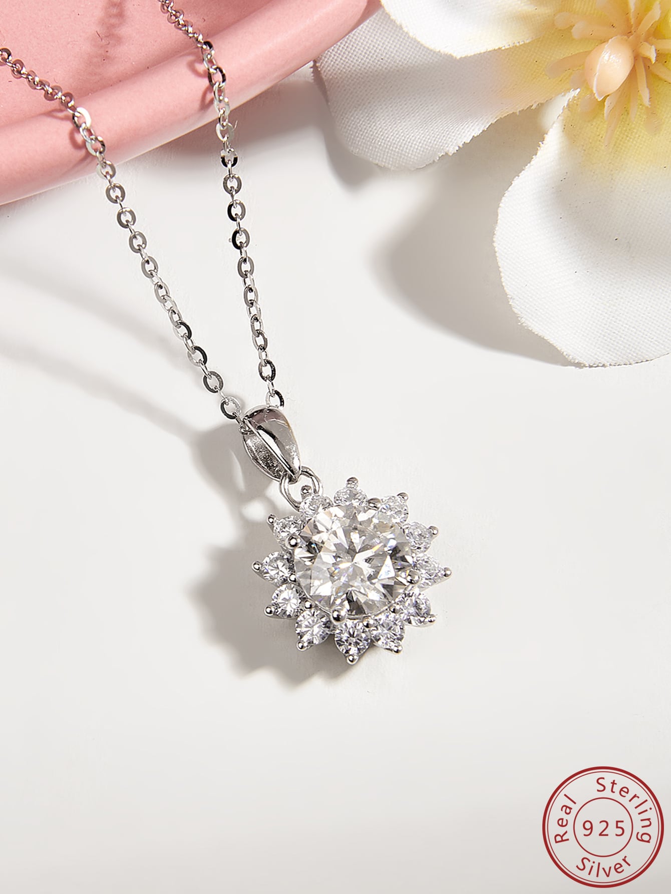 1pc S925 Silver Sunflower Pendant Necklace With 2 Carat Artificial Moissanite Round White Stone Inlaid