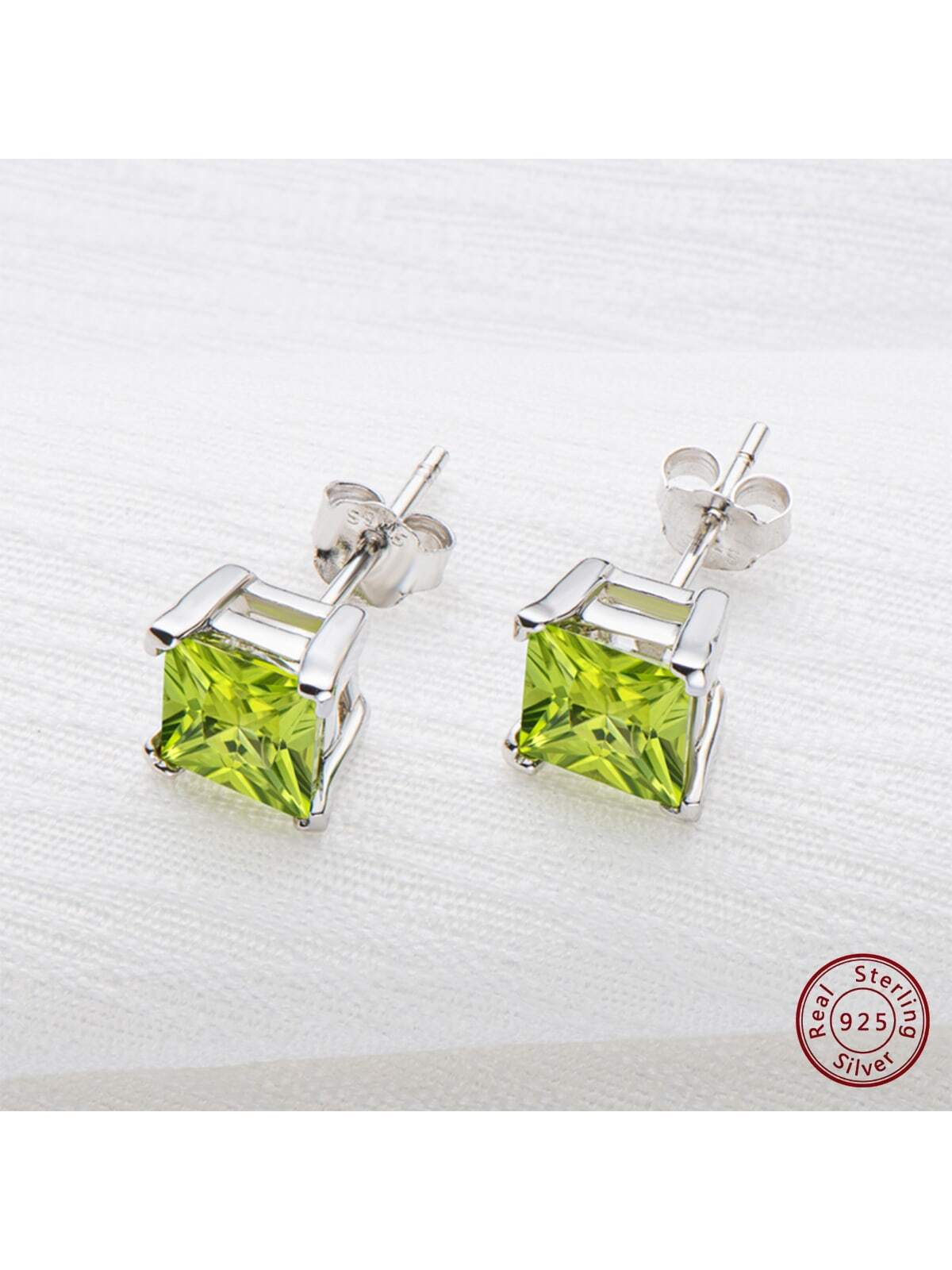 1pair 6.7mm Natural Peridot Stud Earrings for Women 925 Sterling Silver Square Cut Gemstone Earrings Anniversary Jewelry Birthday Gifts for Her