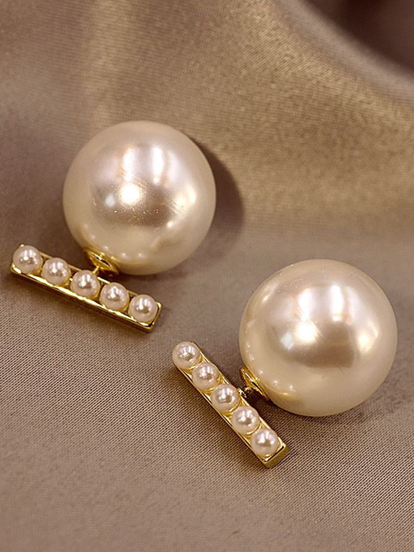 1pair Of European & American Style Fashionable & Elegant Single Pearl Women's Stud Earrings With Unique Minimalist Design And Ins Style