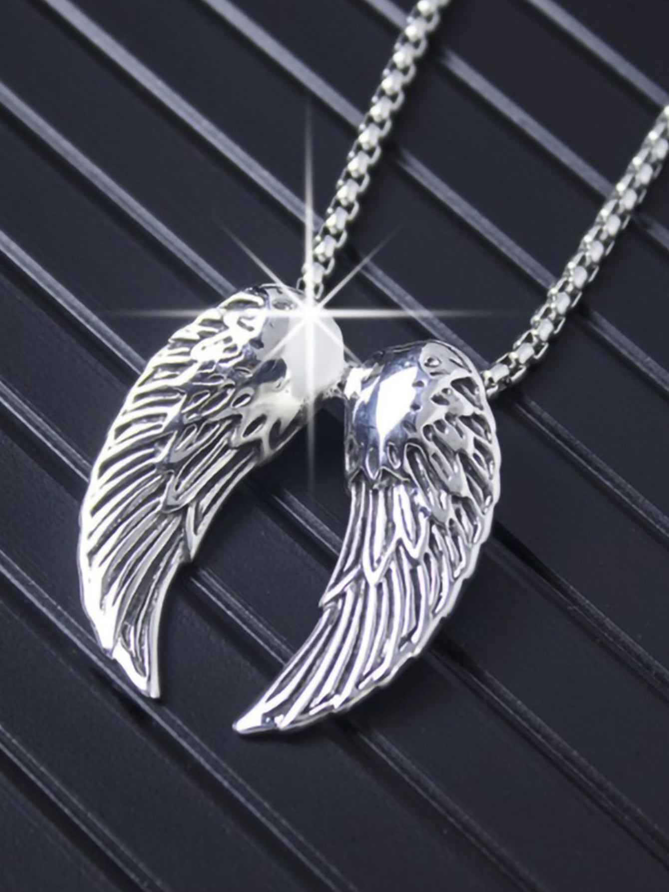 1pc European And American Classic Street Style Wing Pendant Men's Necklace With Personalized Ins Style And Hip-hop Flavor