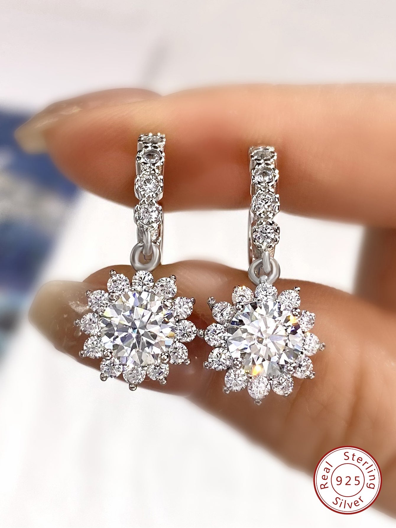 1 Pair of Glamorous Laboratory-created Moissanite Flower Drop Earrings for Women Sterling Silver Wedding Engagement Earrings Trend Luxury Fine Jewelry Anniversary Gift