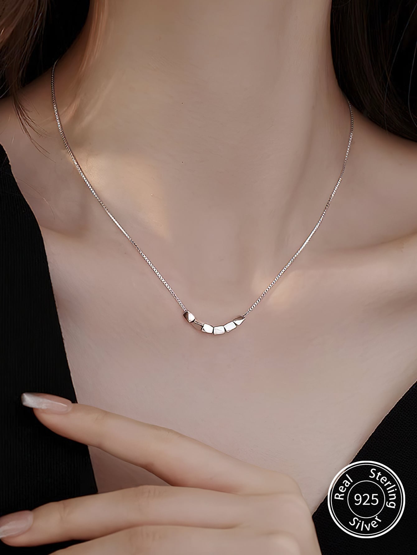 Women's Silver Short Necklace 2023 New Arrival, Minimalist Design For Clavicle, Unique Style-White-1