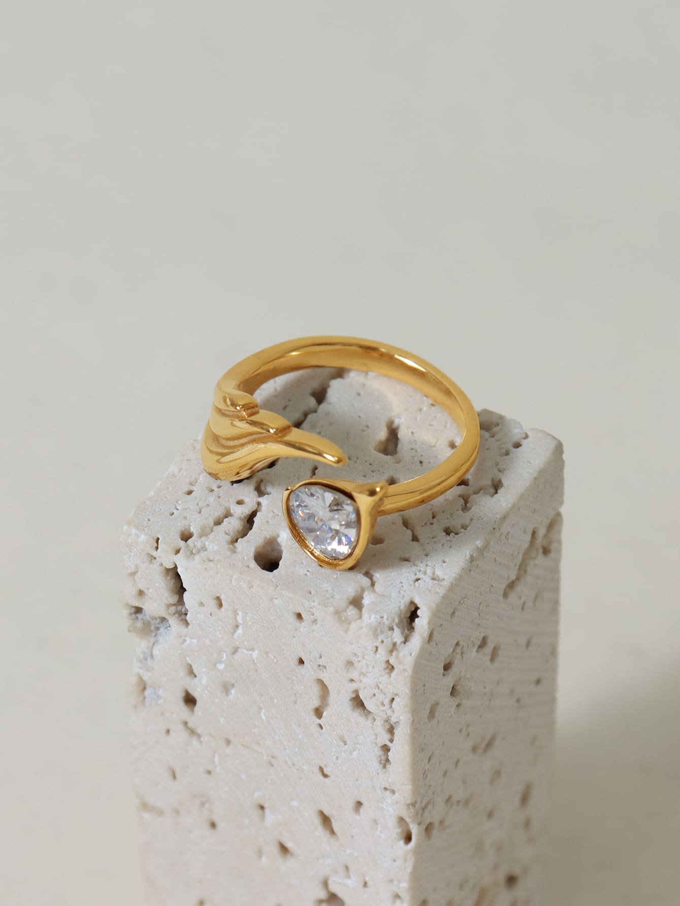 White Cubic Zirconia & Gold-plated Ring, Perfect For Everyday Wear-Multicolor-1