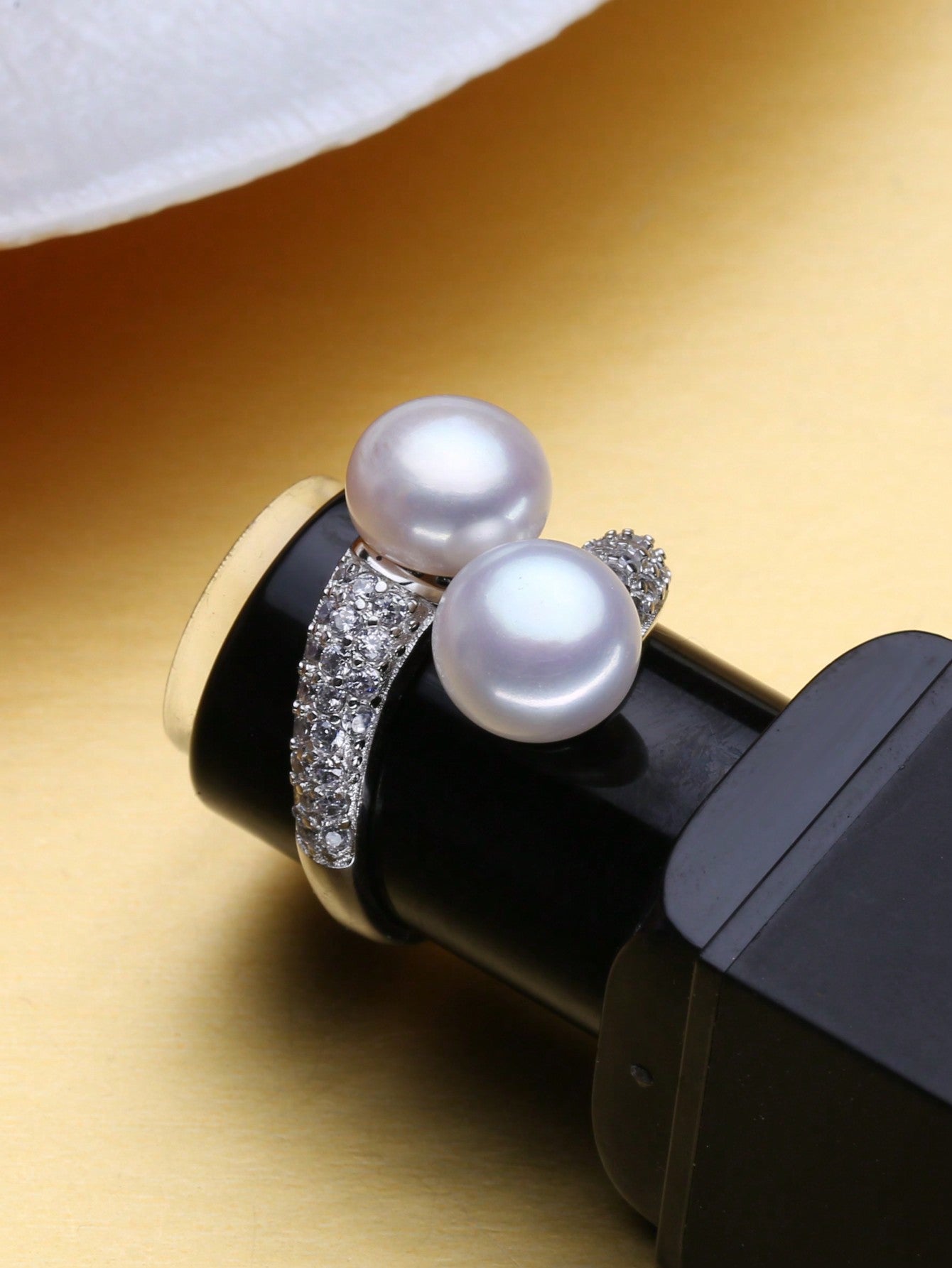 White Pearl Decorated Ring-White-1