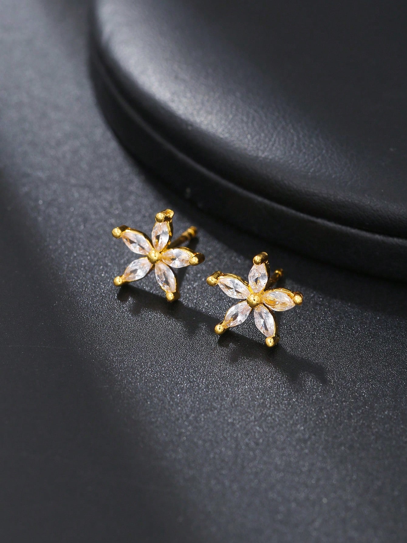 1 Pair of Colorful Zirconia Daisy Flower Ear Bone Studs-Gold-1