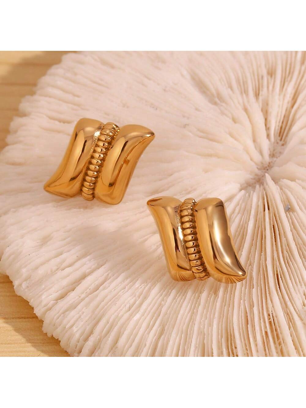 1pair New Arrival Autumn/winter Fashionable Simple Geometric Earrings, 18k Gold Pvd Plated, Vacuum Plating Technology, Waterproof, Anti-fade, Stainless Steel Earrings For Women-Yellow Gold-1