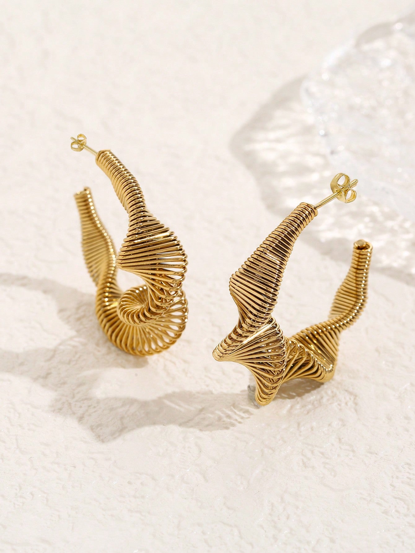 A Creative Personality Style Twisted Design Earring-Yellow Gold-1