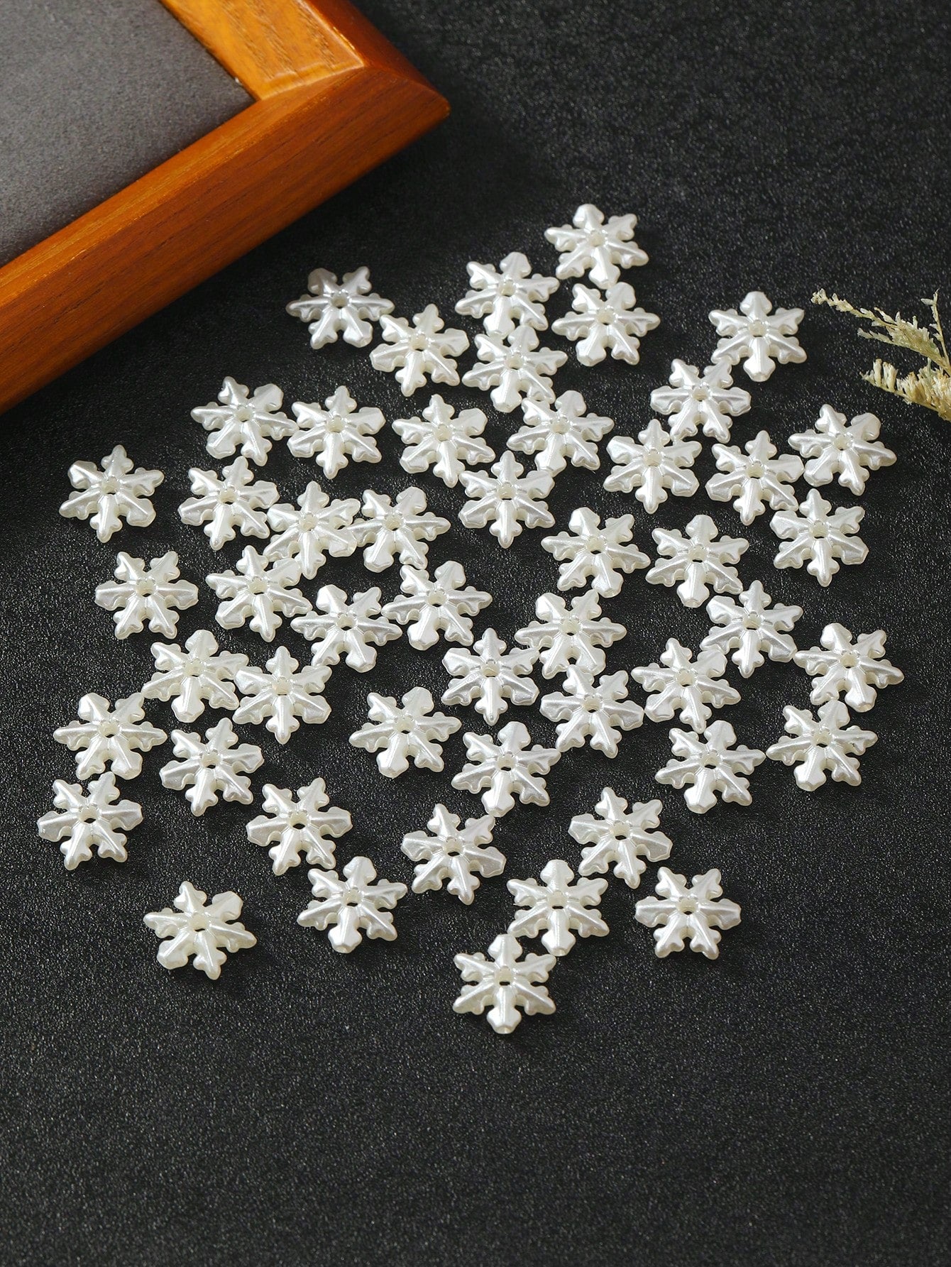 50pcs Plastic Imitation Pearl Snowflake Shaped Diy Jewelry Pendant For Necklace Bracelet Earrings Dress Christmas Winter Diy Accessories-White-1