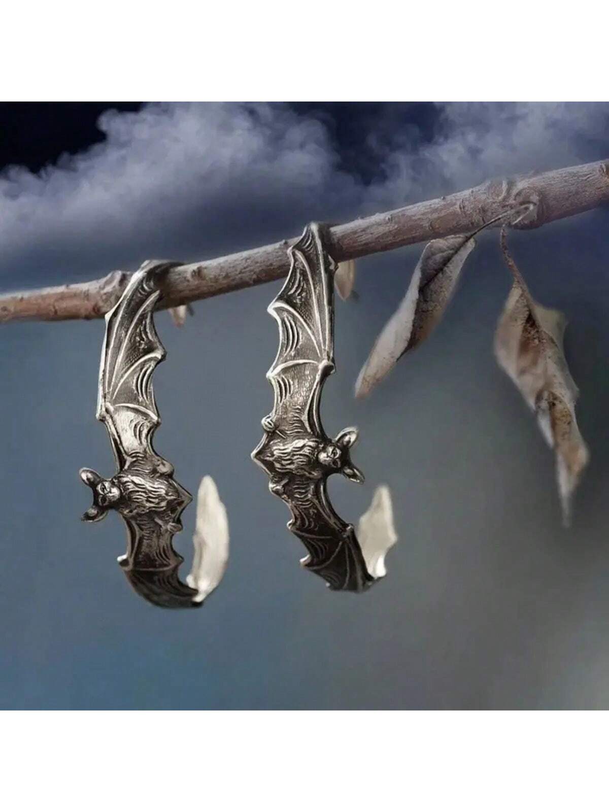 1pair Silver-color Personality Vampire Bat Earrings, Gothic Style Jewelry, Suitable For Women Party, Halloween Gift-Silver-1