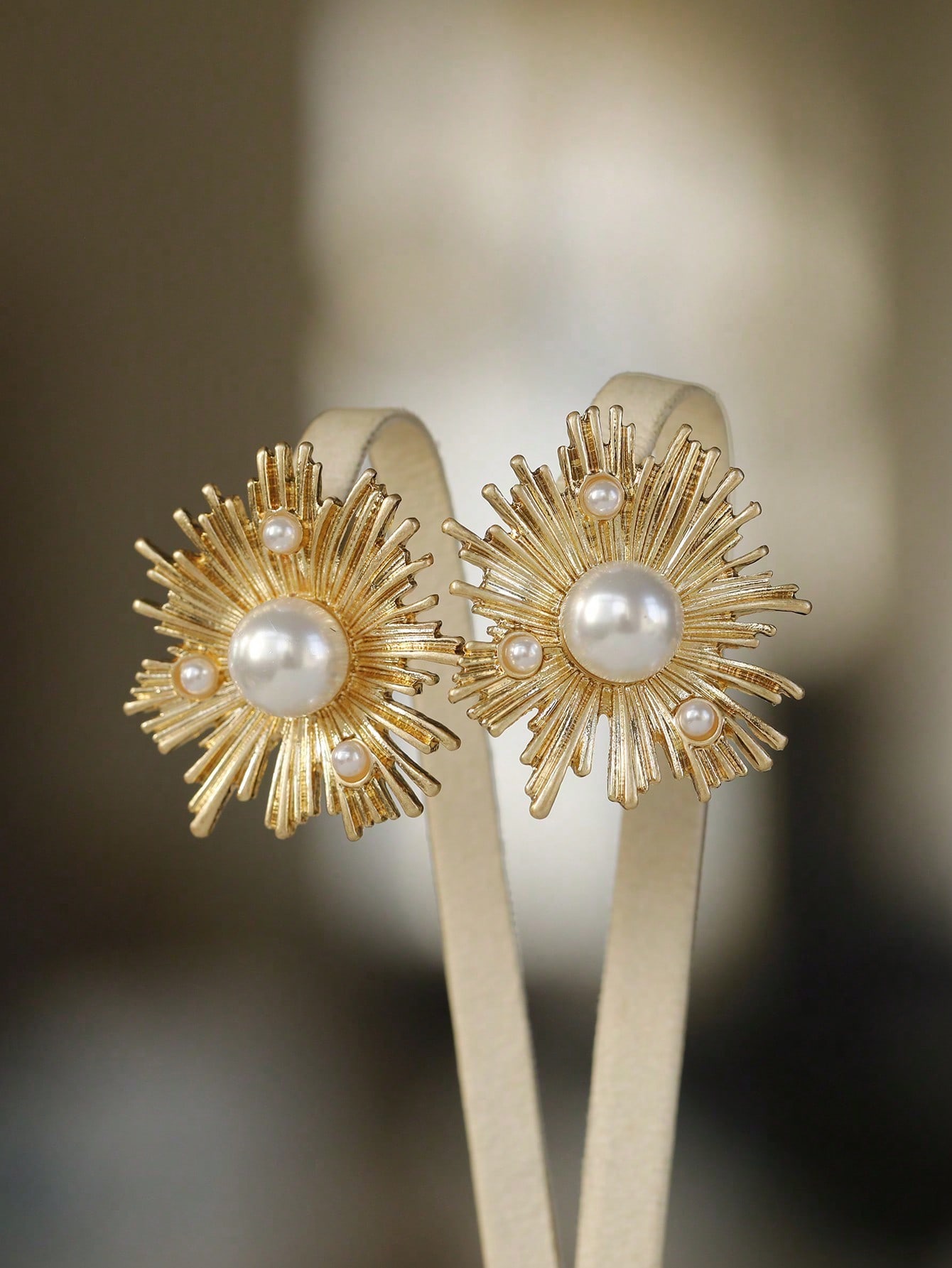 2pcs European & American Style Elegant Pearl Sunflower Stud Earrings Suitable For Women's Daily Wear--1