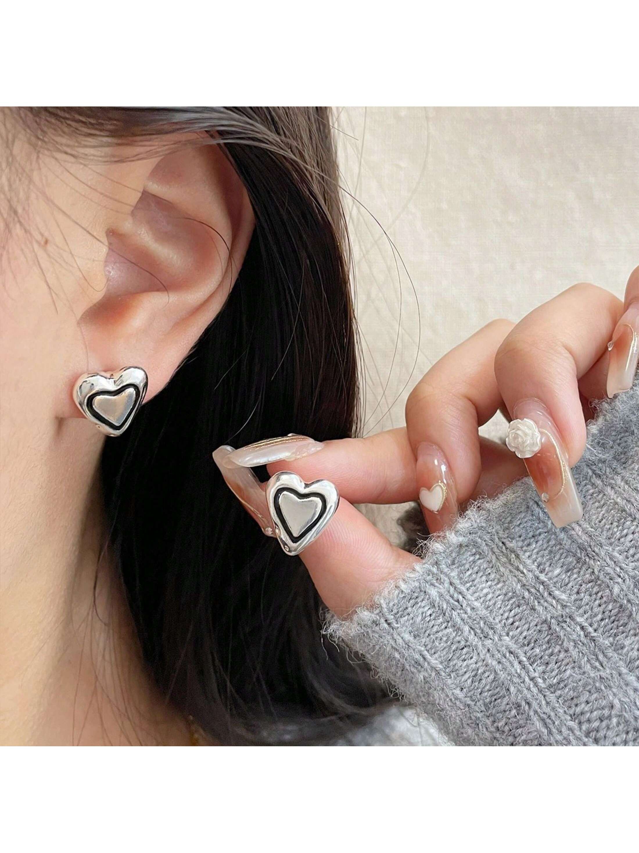 Simple Fashion Style, Silver Color Five-Pointed Star Shaped Asymmetrical Earrings With Rhinestone Heart Detail For A Unique Design Sense, Minimalist Must-Have Ear Accessories-Silver-1