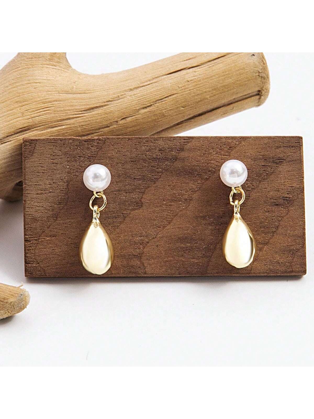 Silver Needle Elegant Pearl Stud Earrings, Simple Metal Drop Earrings Design, Sophisticated And Chic Accessory-Gold-1