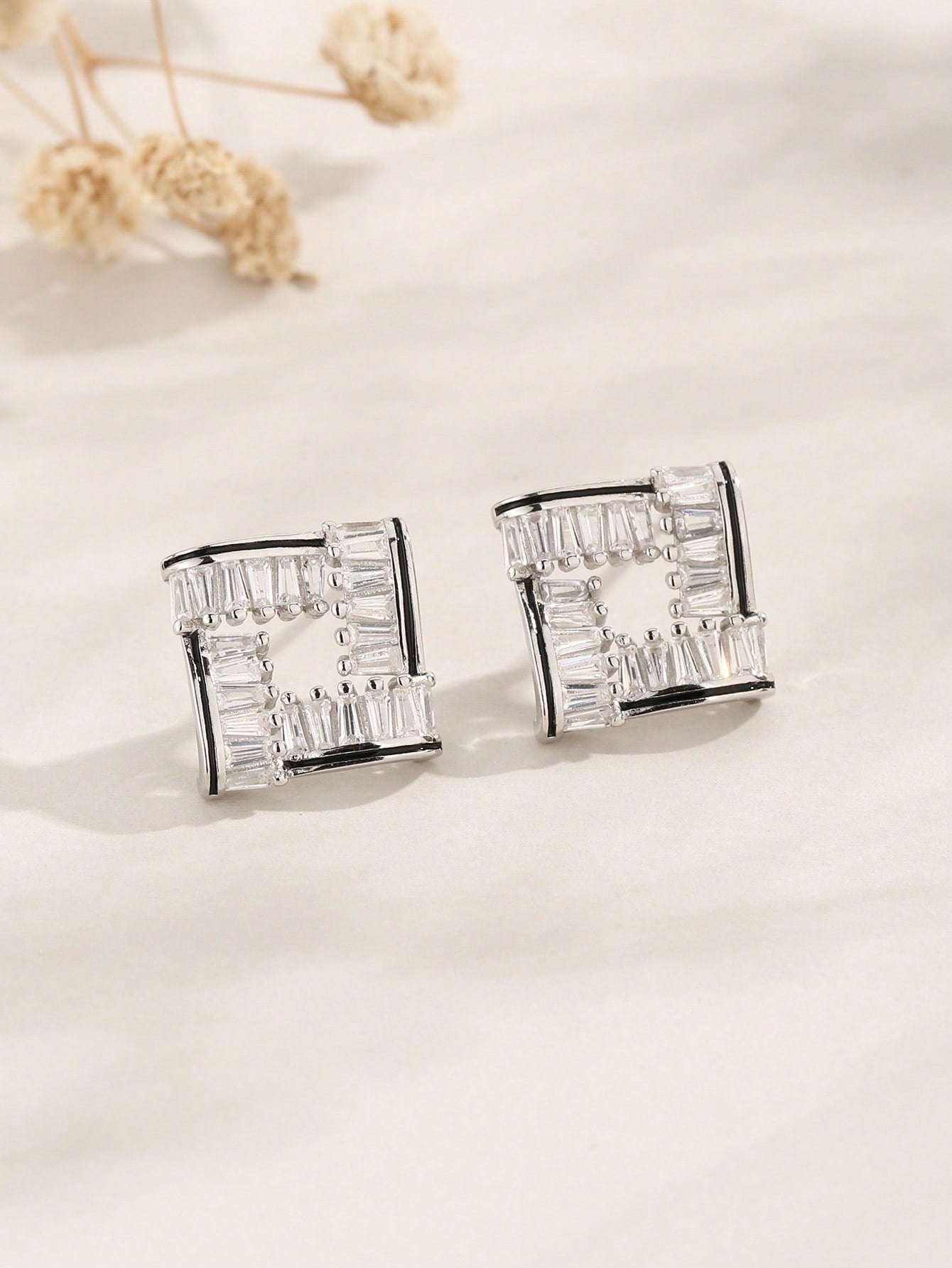 1pair New Style S925 Sterling Silver Butterfly & Star Design Stud Earrings, Simple Ins Fashion, High-End Luxurious Jewelry-Silver-1