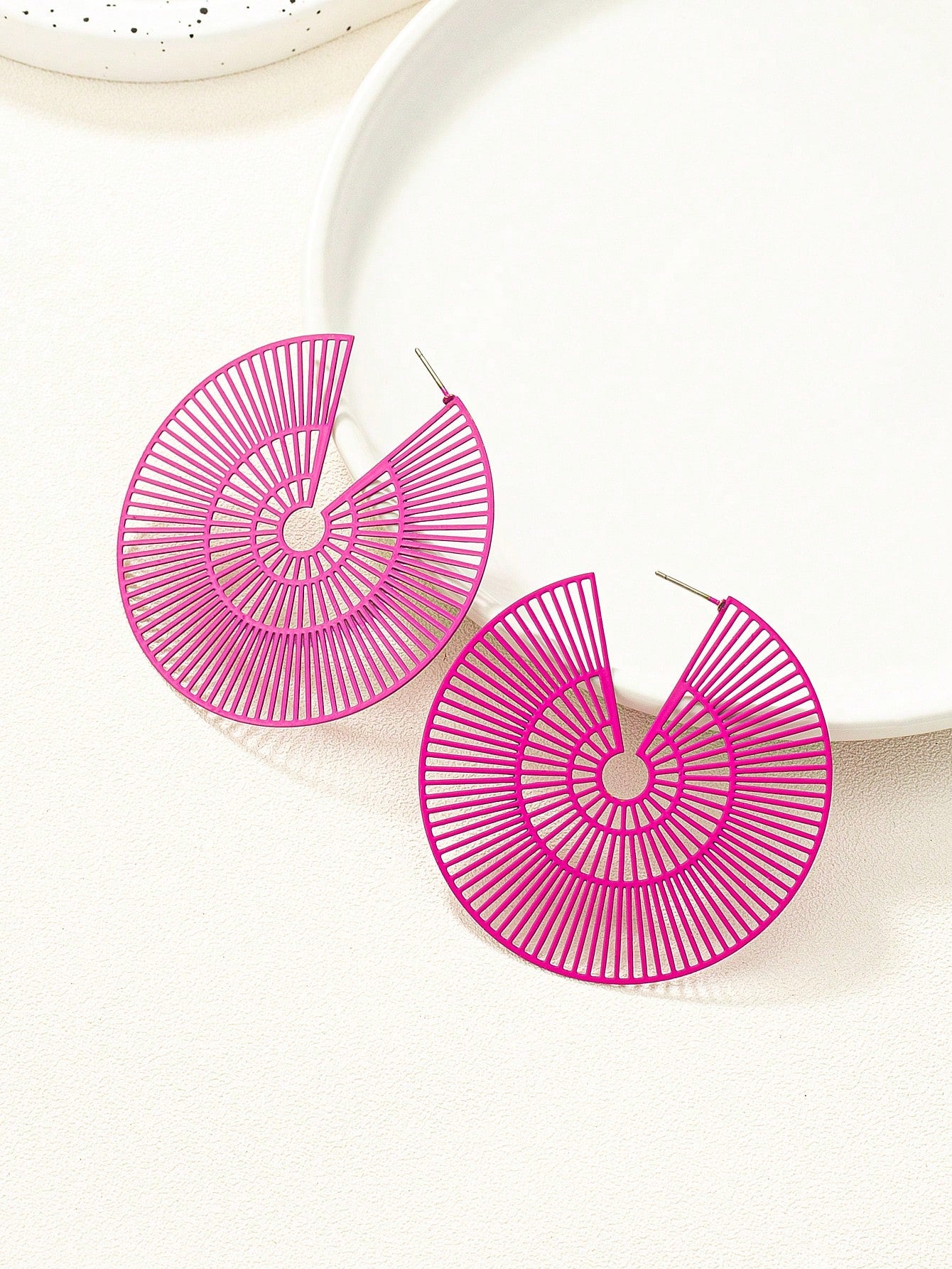 1pair Fashionable Cut-Out Fan Shape Earrings For Women Daily Wear-Hot Pink-1