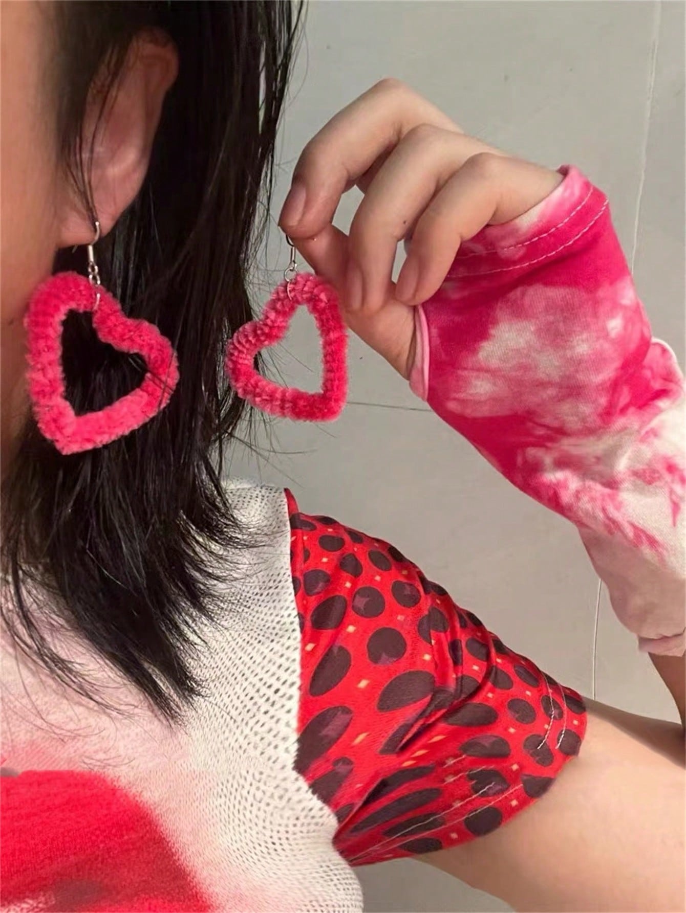 1pair Rose Red Heart Shaped Earrings That Makes You Look Fairer--1