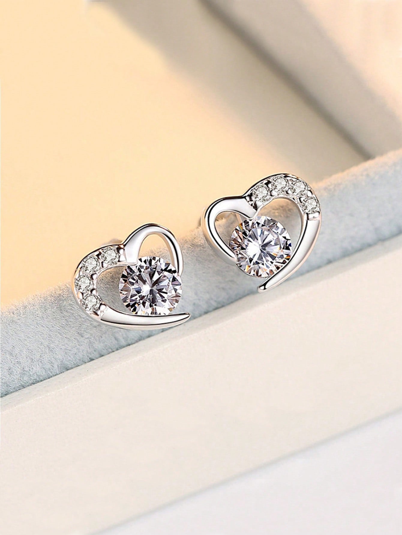 1pair Cute And Fresh Style Ins Wind Zirconia Heart Shape Silver Needle Earrings, Hypoallergenic For Daily Wear-Silver-1