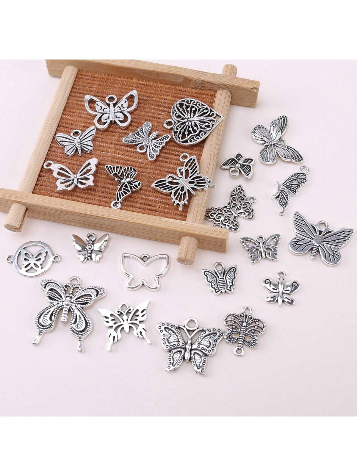 22pcs Randomly Mix Antique Silver Vintage Alloy Butterfly  Pendants For Jewelry Making Findings Crafting Accessory For DIY Necklace Bracelet-22pcs Mixed Butterfly Pendant-1