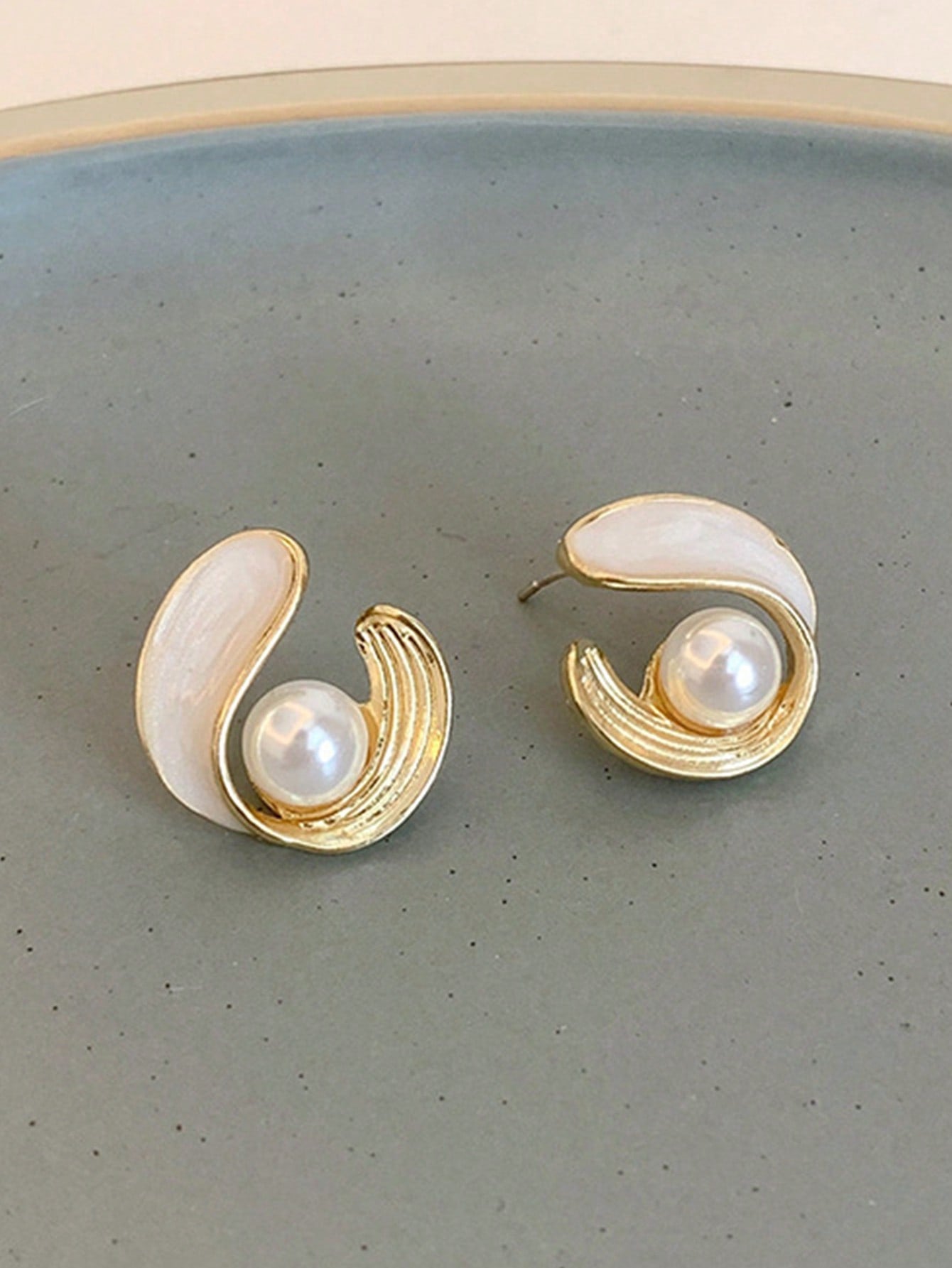 1pair Fashionable S925 Sterling Silver Geometric Shape & Pearl Detail Stud Earrings, Suitable For Women's Daily, Party And Wedding Wear-Yellow Gold-1