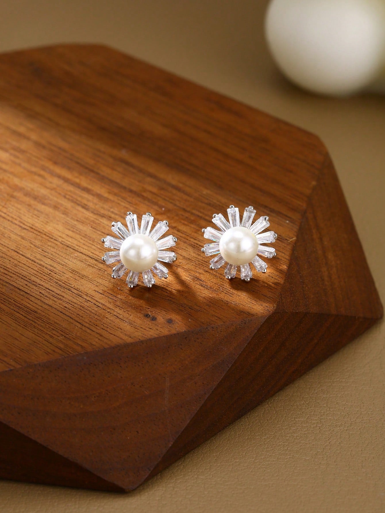 1pair 925 Sterling Silver Earrings, Silver Cubic Zirconia Pearl Daisy-Shaped Stud Earrings, Minimalist Fashion Female Earrings For Daily Wear-Silver-1