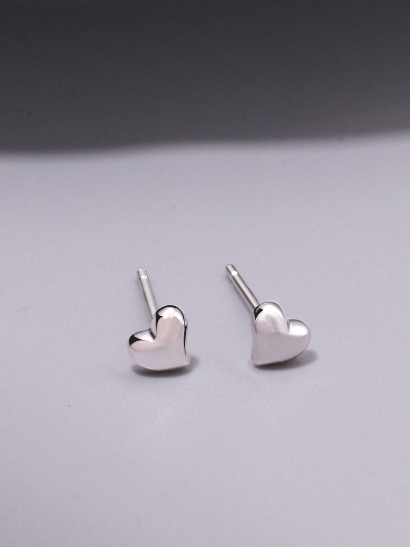 Minimalist S925 Sterling Silver Heart Shaped Stud Earrings For Women, Suitable For Daily Wear-Silver-1