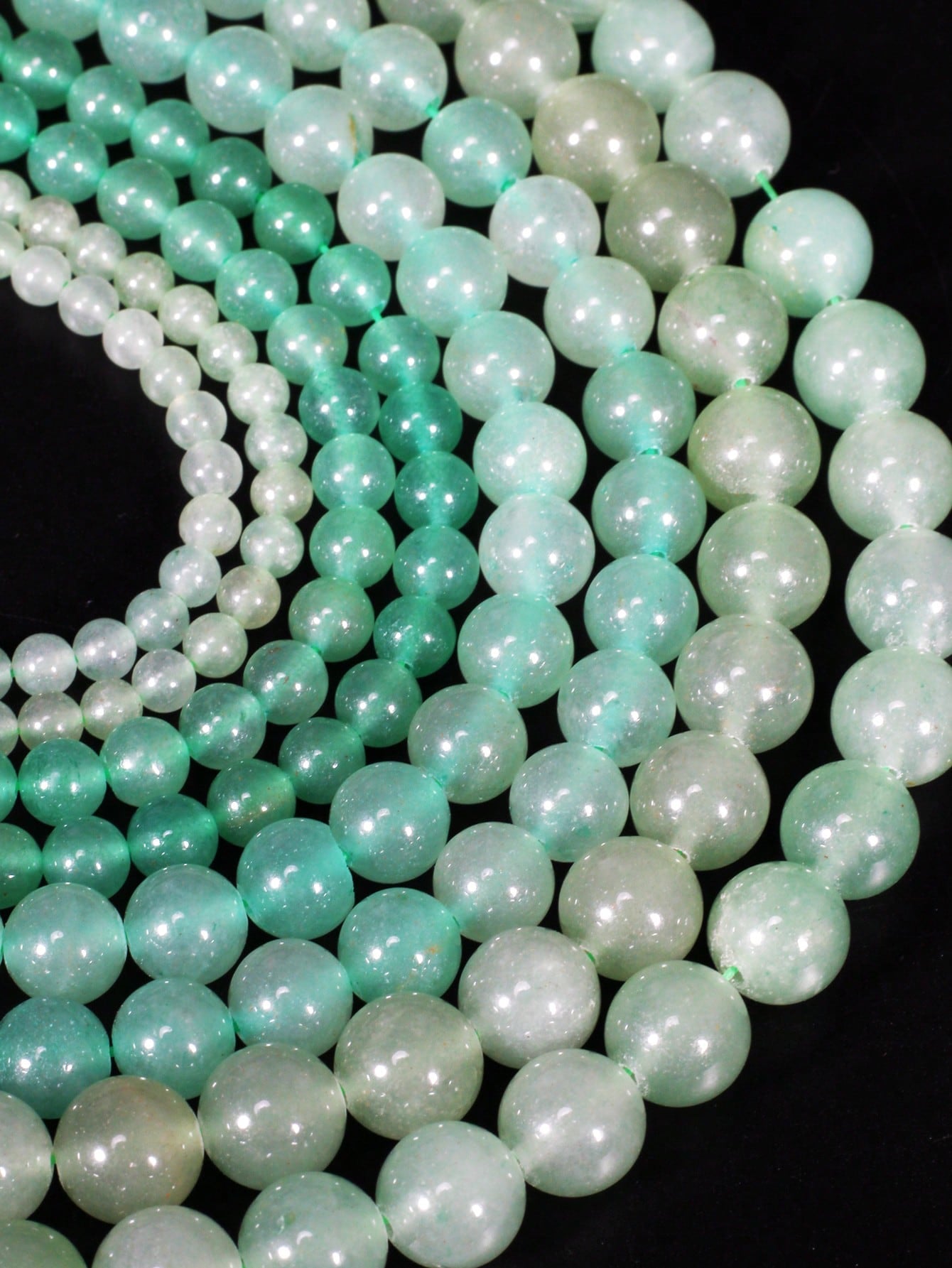 1 String 15 Inches 4/6/8/10mm Natural Stone Beads Green Aventurine Gemstone Polished Beading Round Real Stone Loose Beads For Women/Man Meditation Yoga Bracelet Necklace Jewelry Making, Smooth Gem Rock Beads Drilled For DIY Crafts For Adults-Green-1