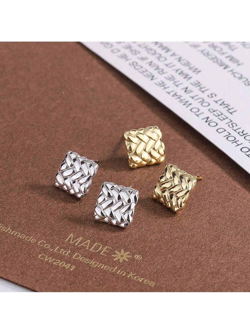 S925 Sterling Silver Checkered Pattern Stud Earrings For Women, Fashionable And Versatile, High-End And Luxurious Style-White-1