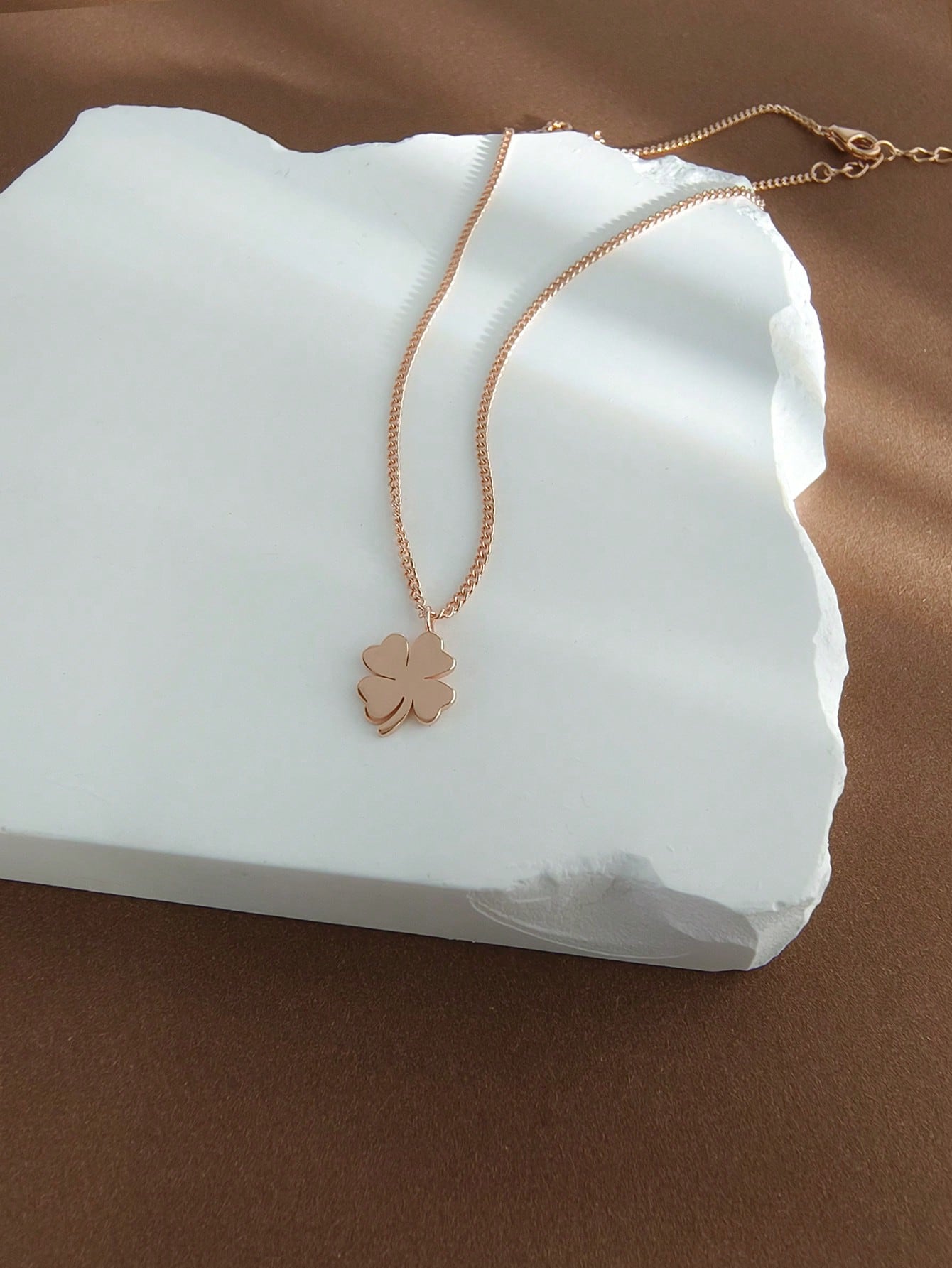 1pc Women'S Clover Necklace 925 Sterling Silver With Rose Gold Finish Vivid, Concise, Delicate, Exquisite, Elegant, Natural, Romantic, Unique, Great For Daily Wear And As A Special Holiday Gift For Women-Rose Gold-1