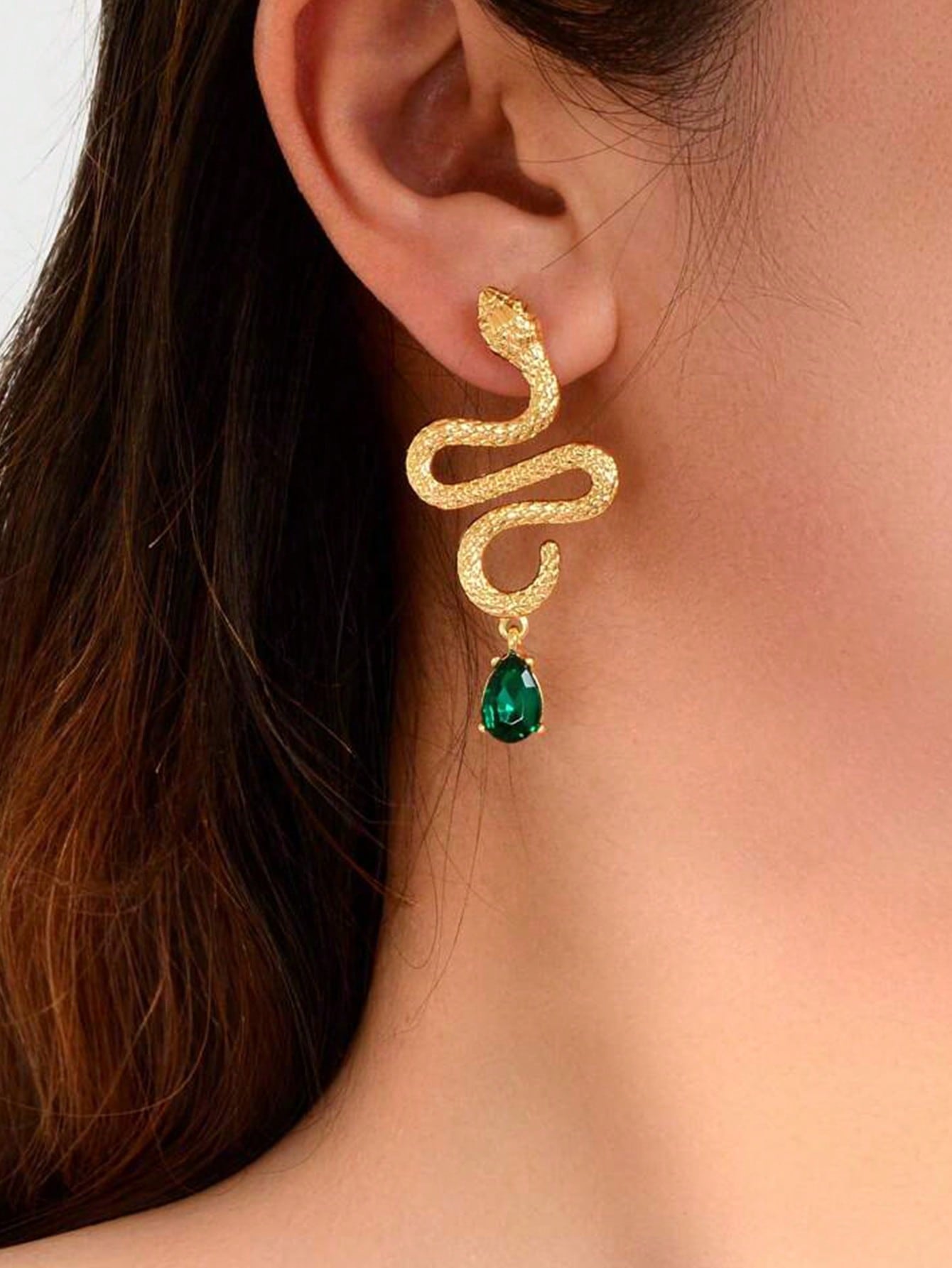 A Pair Of Fashionable And Exaggerated Mid-Century Style Snake-Shaped Earrings For Women-Yellow Gold-1