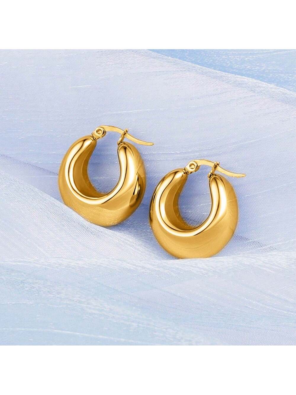 Vintage Hong Kong Style Exaggerated Geometric Titanium Steel Earrings, European And American Personality, Short And Thick U-Shape Hollow Stainless Steel Ear Clip-Gold-1