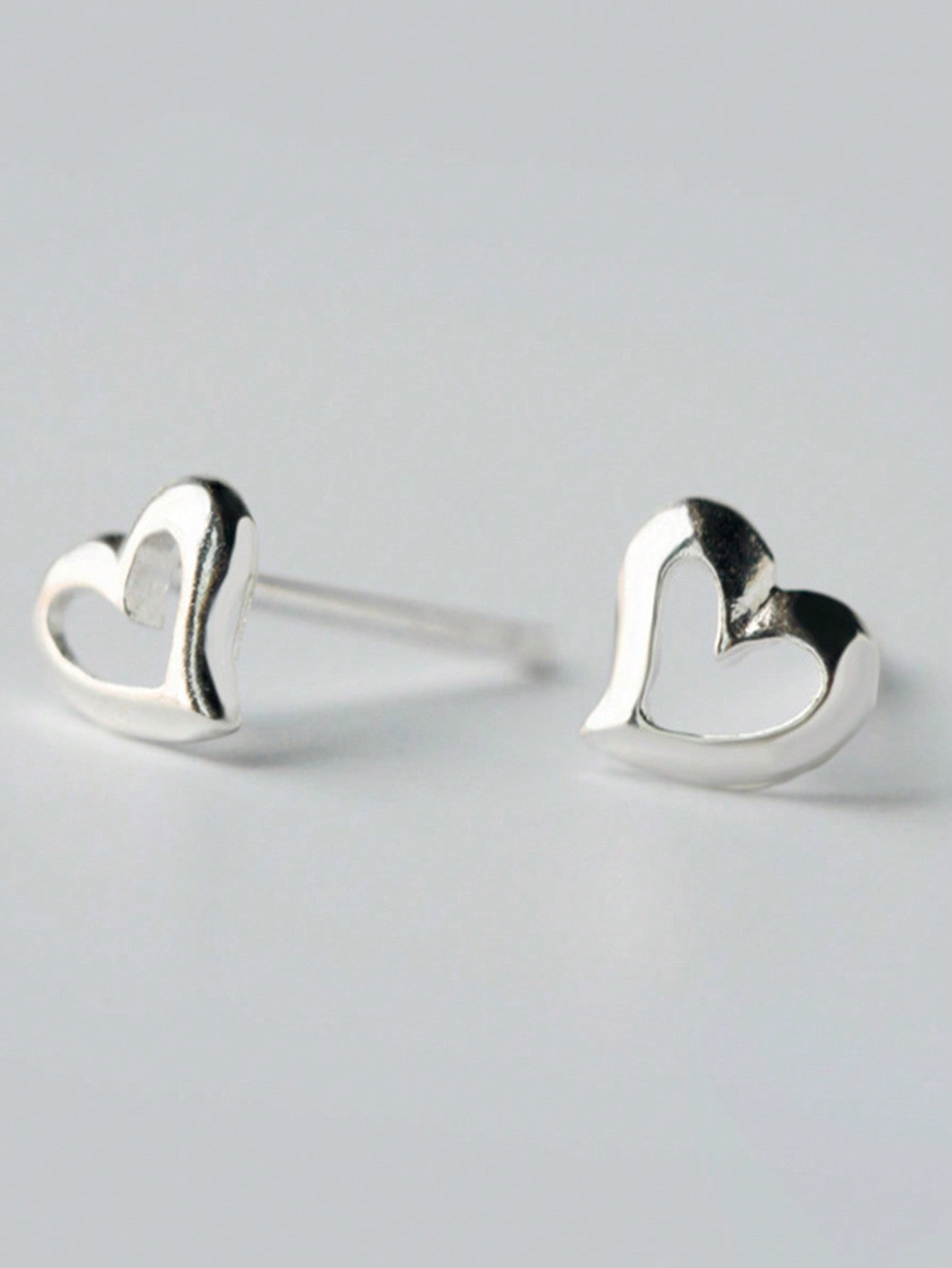 1pair Fashionable 925 Sterling Silver Hollow Out Heart Stud Earrings, Unique Design And Versatile--1