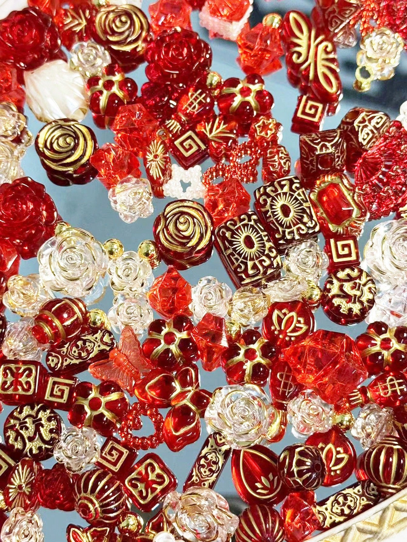 A Bag Of 70g Ice Permeating Gold Edged Red Rose Ice Beads, Bow, Artificial Pearl Mixed Handmade DIY Bracelet, Phone Case, Necklace, Jewelry, Homemade Gifts From Friends, Perforated Multifunctional Jewelry, And Decorative Props Can Be Used As Frame-Red-1