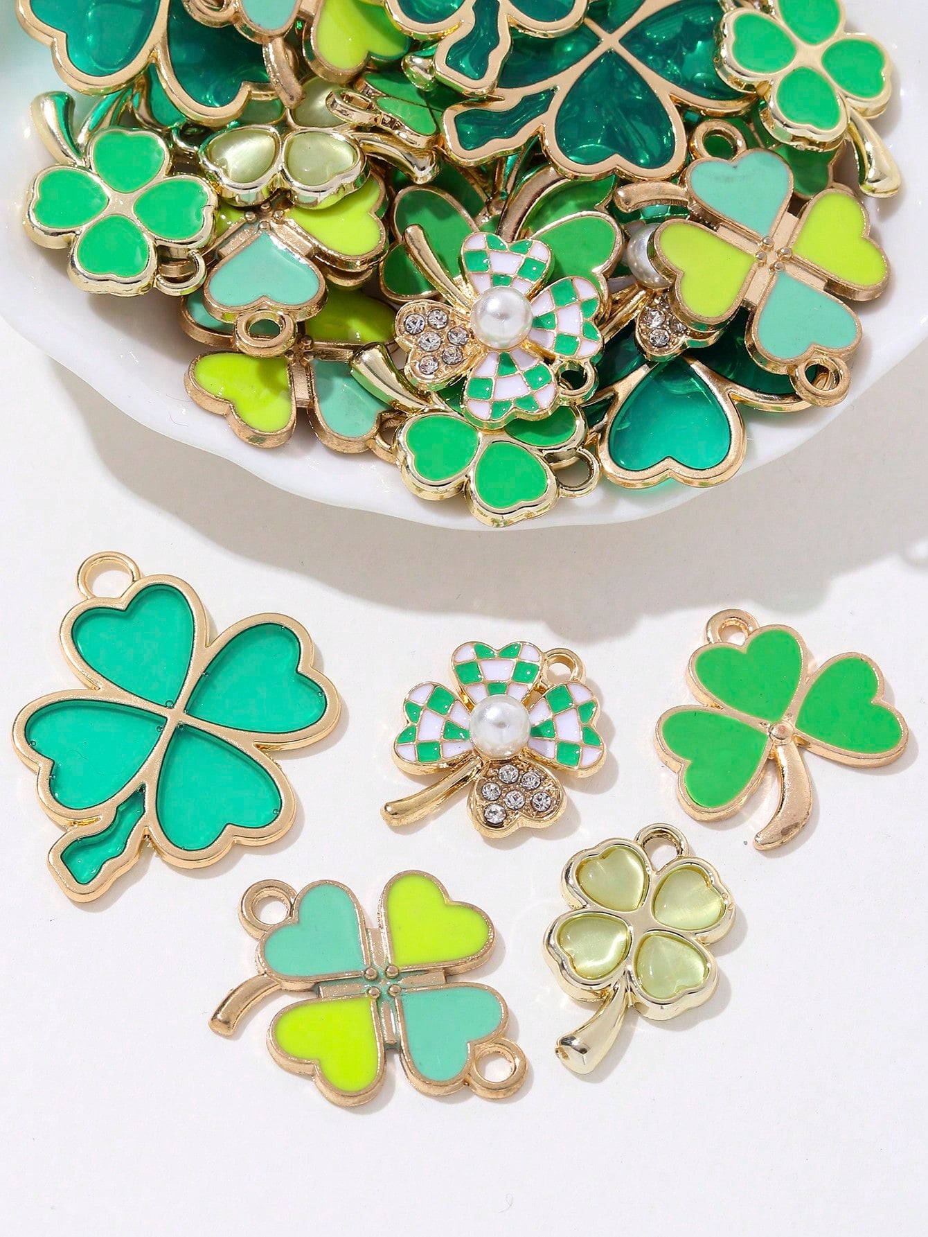 20pcs Randomly Packed Alloy Material Diy Jewelry Accessories, Lucky Clover Design Keychain/Earring/Necklace/Pendant Material, Great For St. Patrick'S Day Gift--1