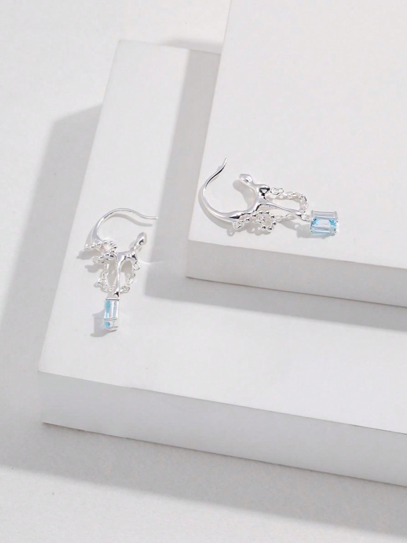 1pair Sterling Silver & Sea Blue Topaz Earrings, Natural Water Drops Shaped Fluid Design And Tassel Detail, Romantic & Unique Charm, Suitable For Daily Wear And Gift Giving-Silver-1