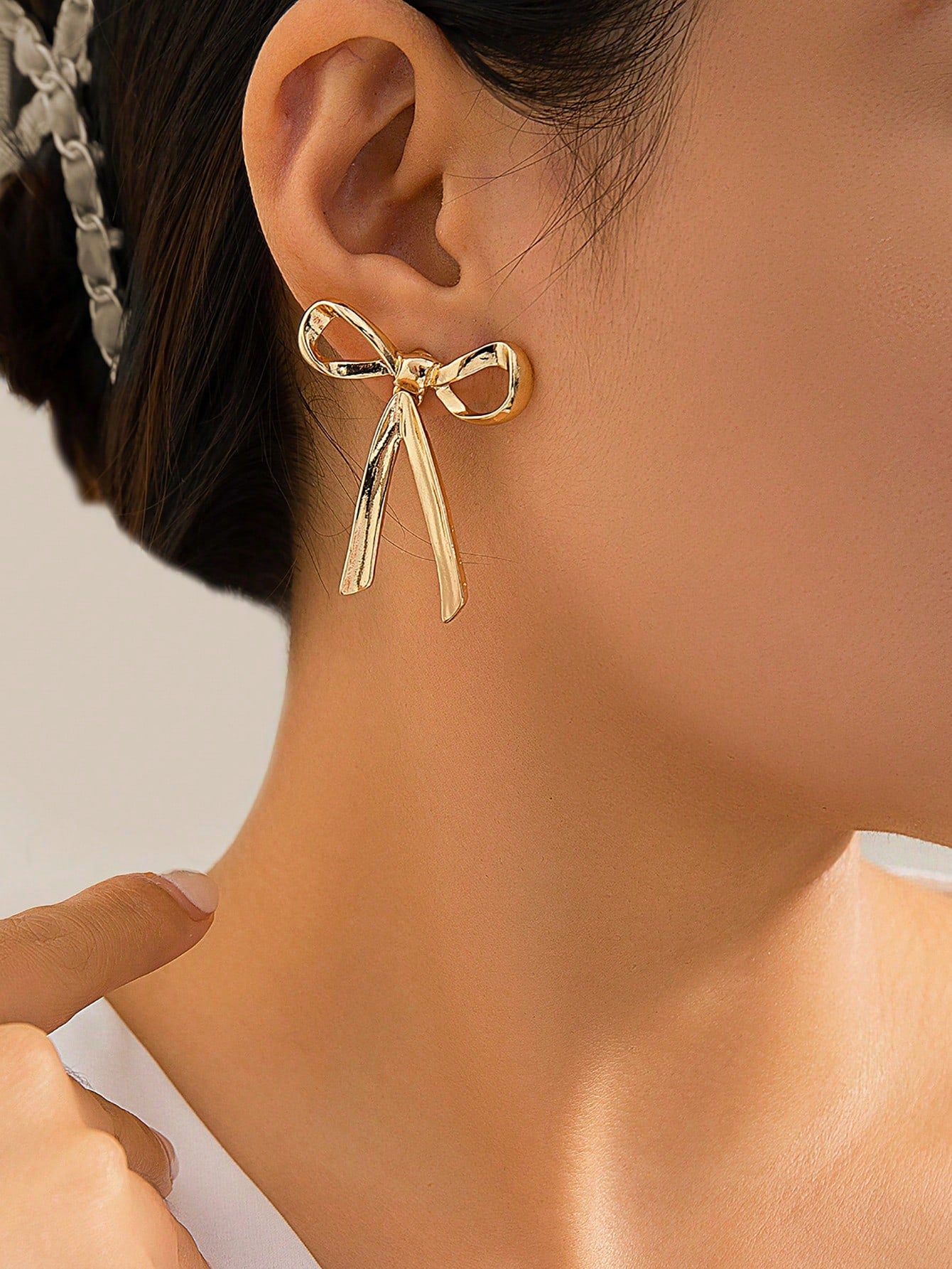 1pair Elegant Fashionable Gold & Silver Bowknot Earrings,Ladies' Metallic Ribbon Stud Earrings Gift-Yellow Gold-1